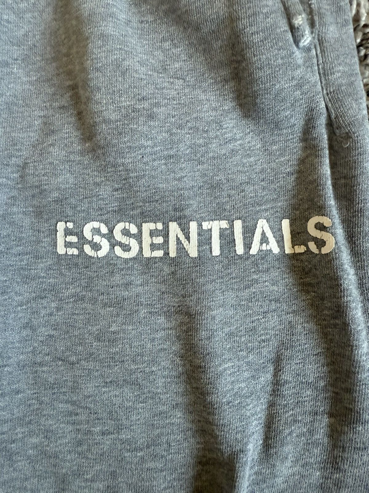 Essentials Grey Fear of God Essentials first release sweatpants Size US 33 - 2 Thumbnail
