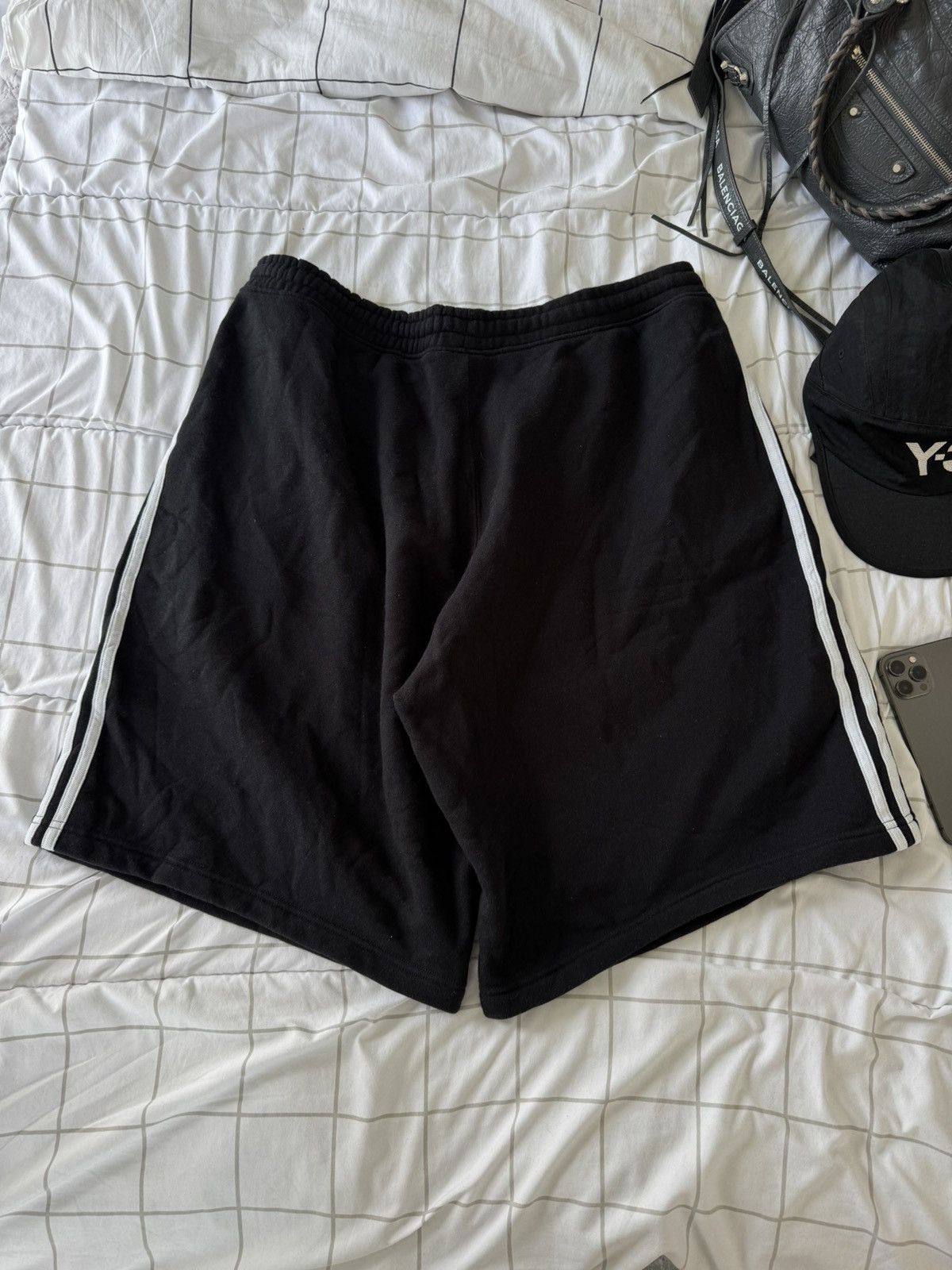 Adidas Adidas Baggy Shorts Balenciaga Style Cotton M/L size Japan Size US 34 / EU 50 - 7 Thumbnail