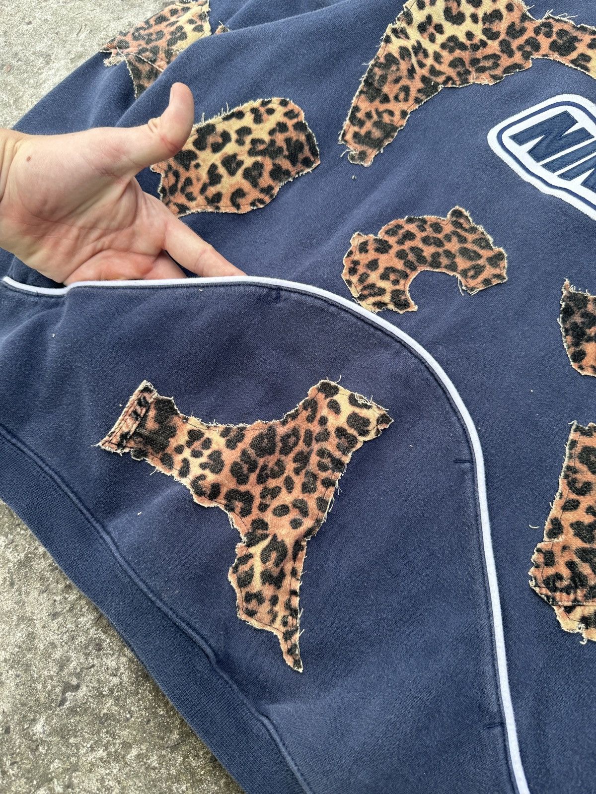 Nike Vintage Custom Leopard Nike Big Logo Hoodie M Rare Casual Size M / US 6-8 / IT 42-44 - 3 Thumbnail