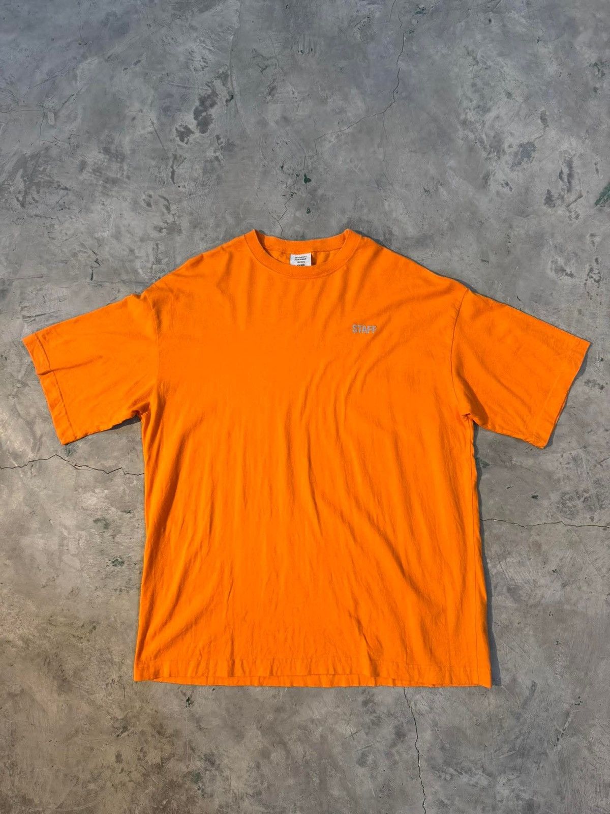 Vetements Vetements Staff 3M reflective Oversized tee Size US S / EU 44-46 / 1 - 2 Thumbnail