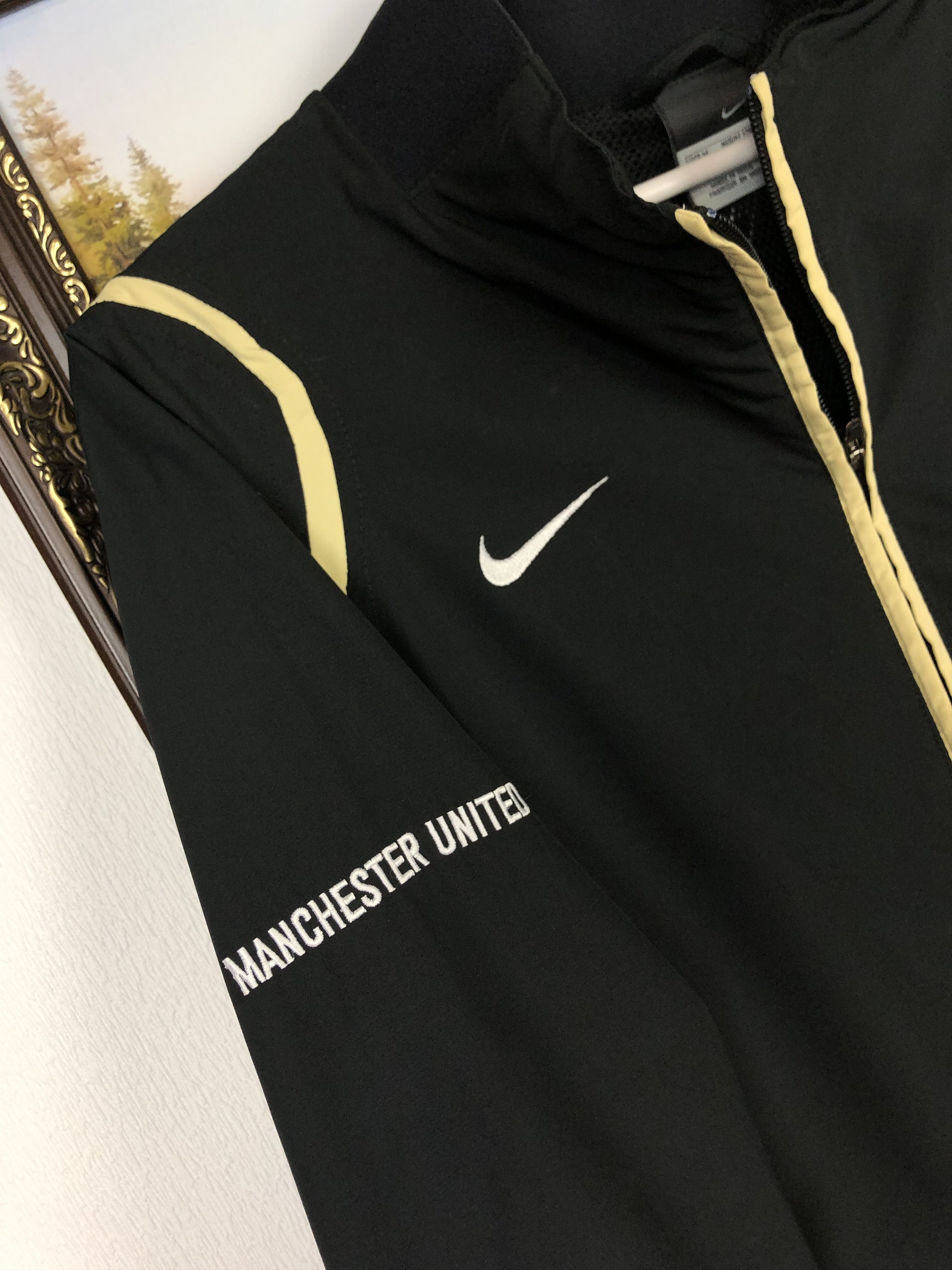 Nike Vintage Nike Manchester United Football Jacket Soccer Size US M / EU 48-50 / 2 - 4 Thumbnail