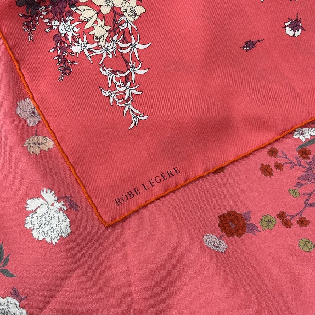 Hermes NEW HERMÈS ROBE LÉGÈRE SILK CORAL FLORAL HORSE SCARF Size ONE SIZE - 5 Thumbnail