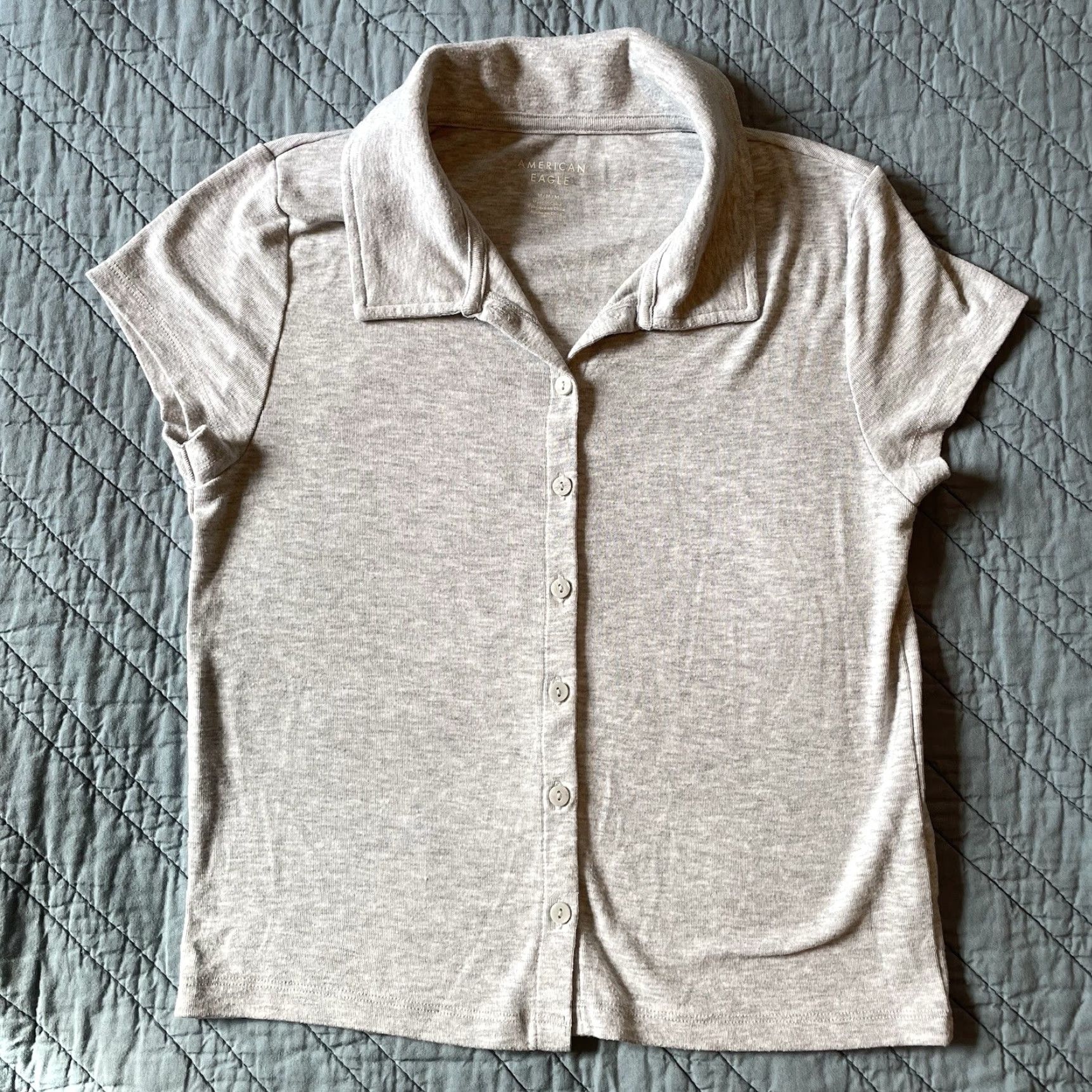American Eagle Outfitters American Eagle Outfitters Button-Up Shirt Womens Medium Gray Cropped Short Sleeve Collared Size M / US 6-8 / IT 42-44 - 7 Thumbnail