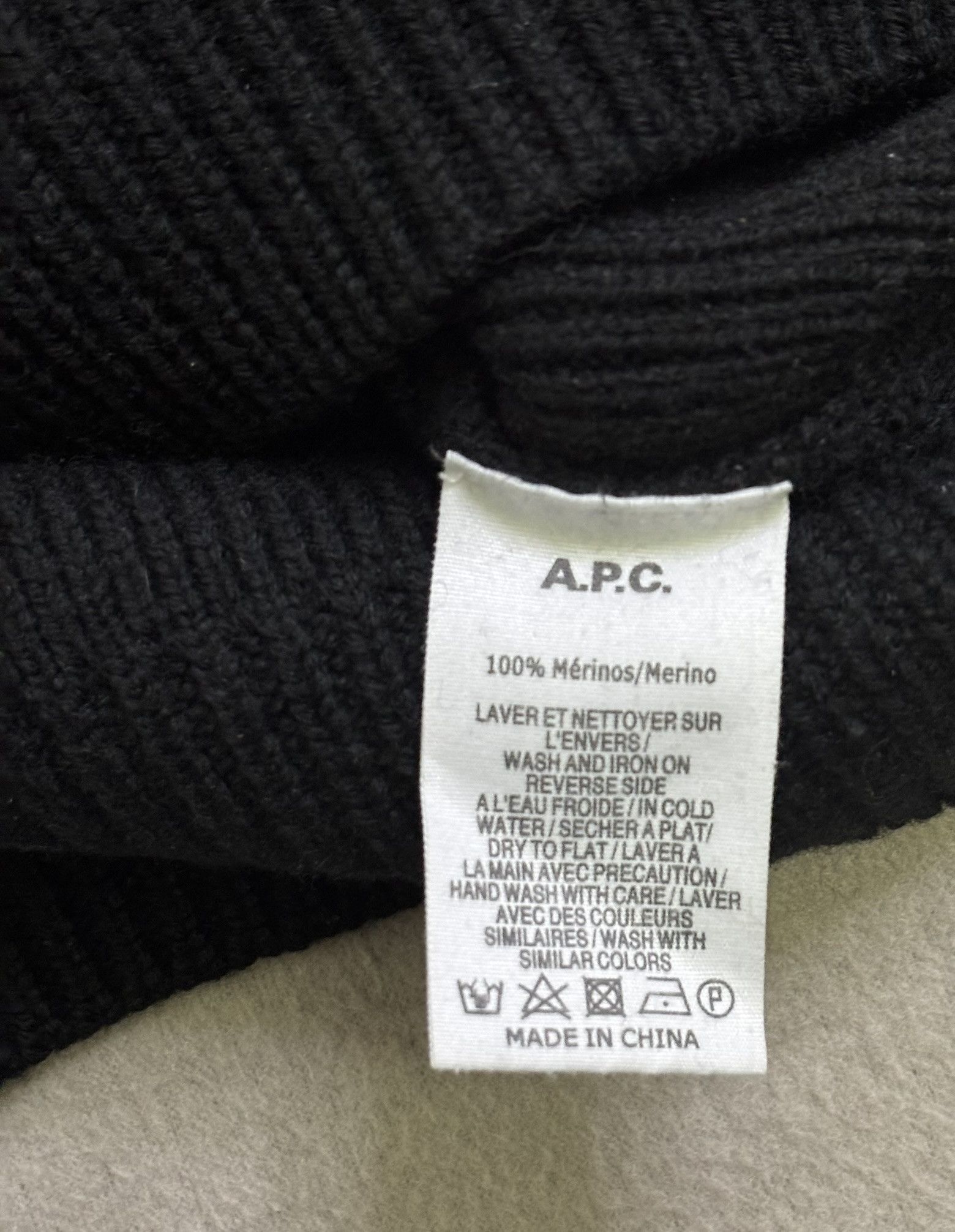 A.P.C. A.P.C Rue Madame Paris 100% Merino Wool sweater size M Size US M / EU 48-50 / 2 - 9 Thumbnail