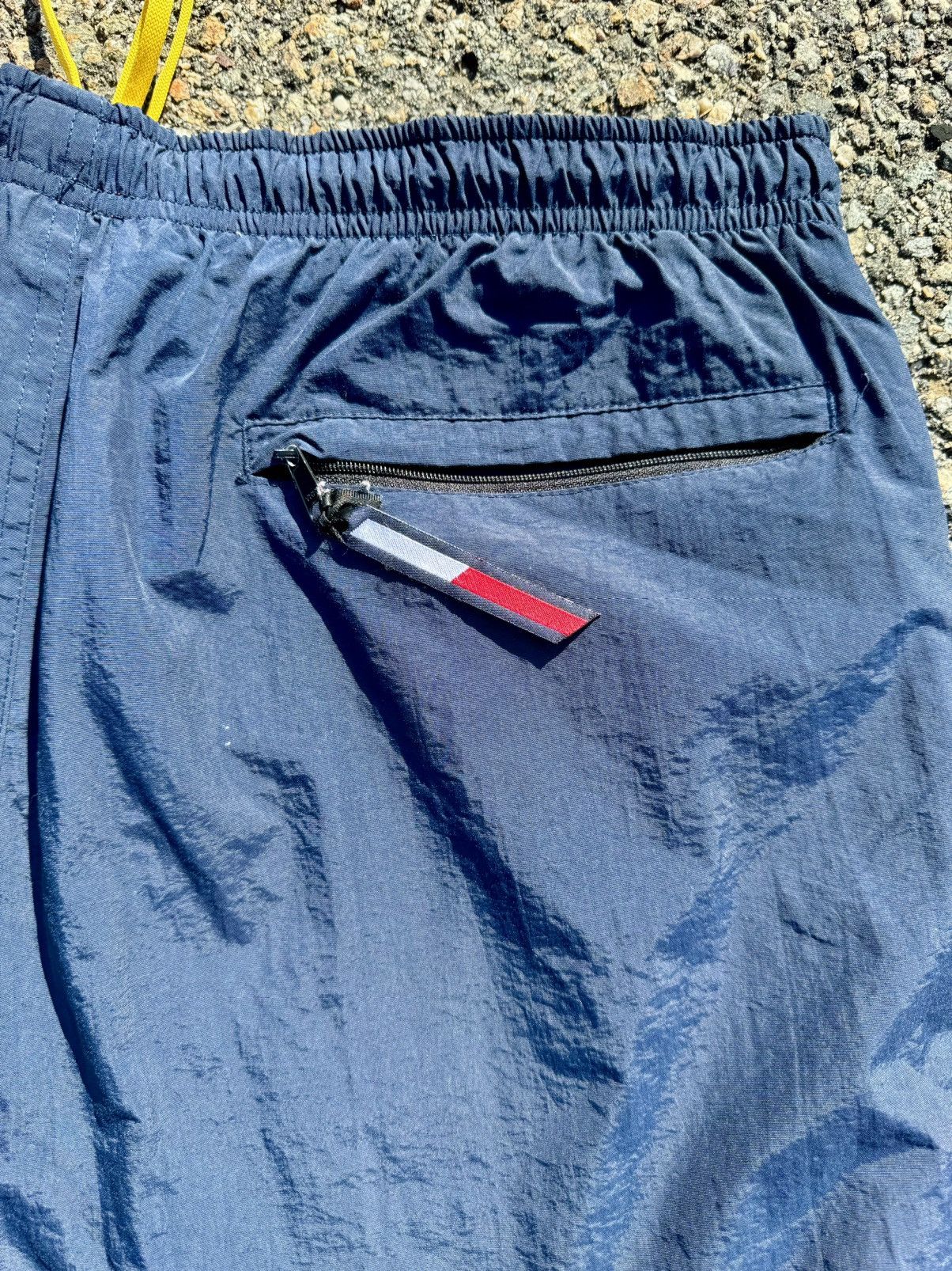 Tommy Hilfiger × Vintage Vintage Tommy Hilfiger 90’s Hip Hop Track Pants Size US 32 / EU 48 - 11 Thumbnail