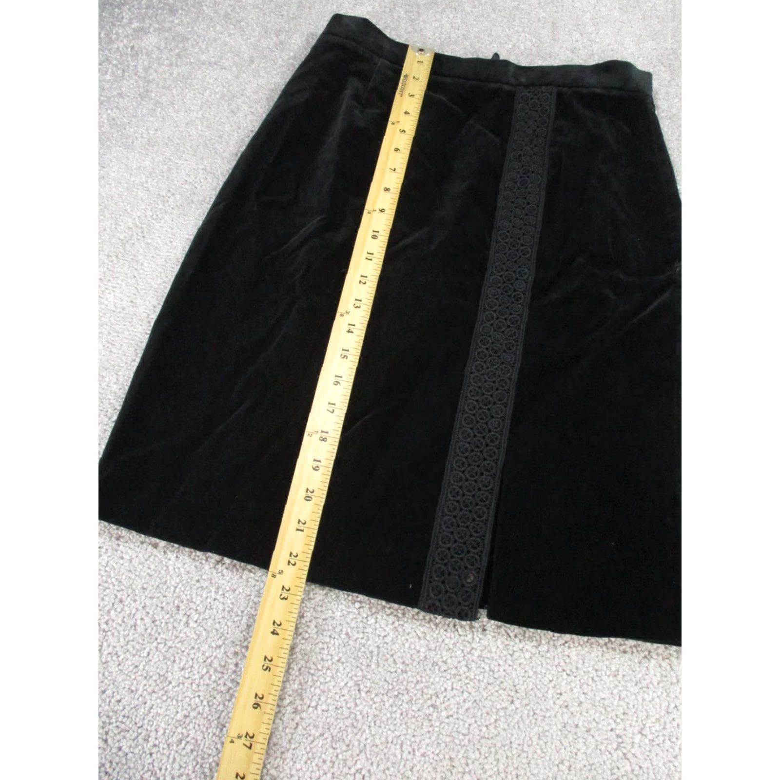 Brooks Brothers Brooks Brothers Skirt Womens 6 Black Velvet Sequin Accents Front Slit Size 28" / US 6 / IT 42 - 2 Thumbnail