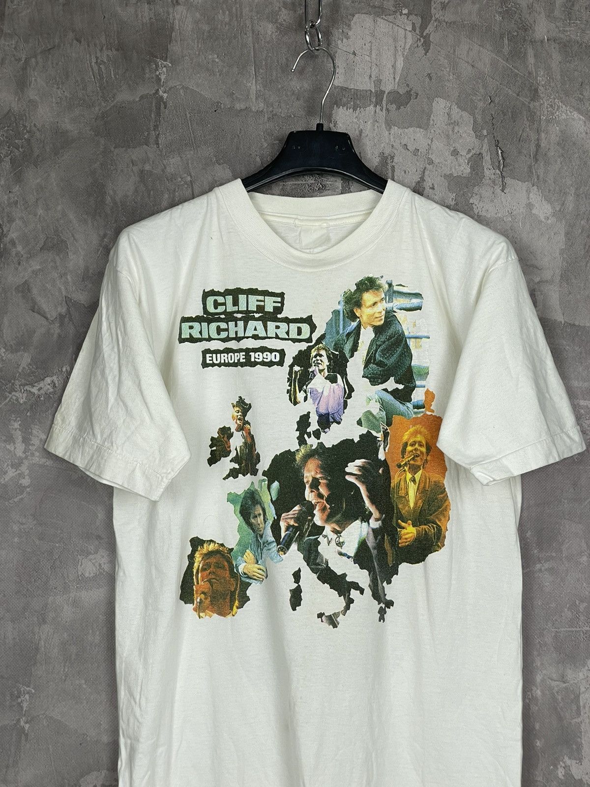 Band Tees × Vintage Cliff Richard Access Printed Tour TShirt 90s Pop Rock Roll Size US M / EU 48-50 / 2 - 5 Thumbnail