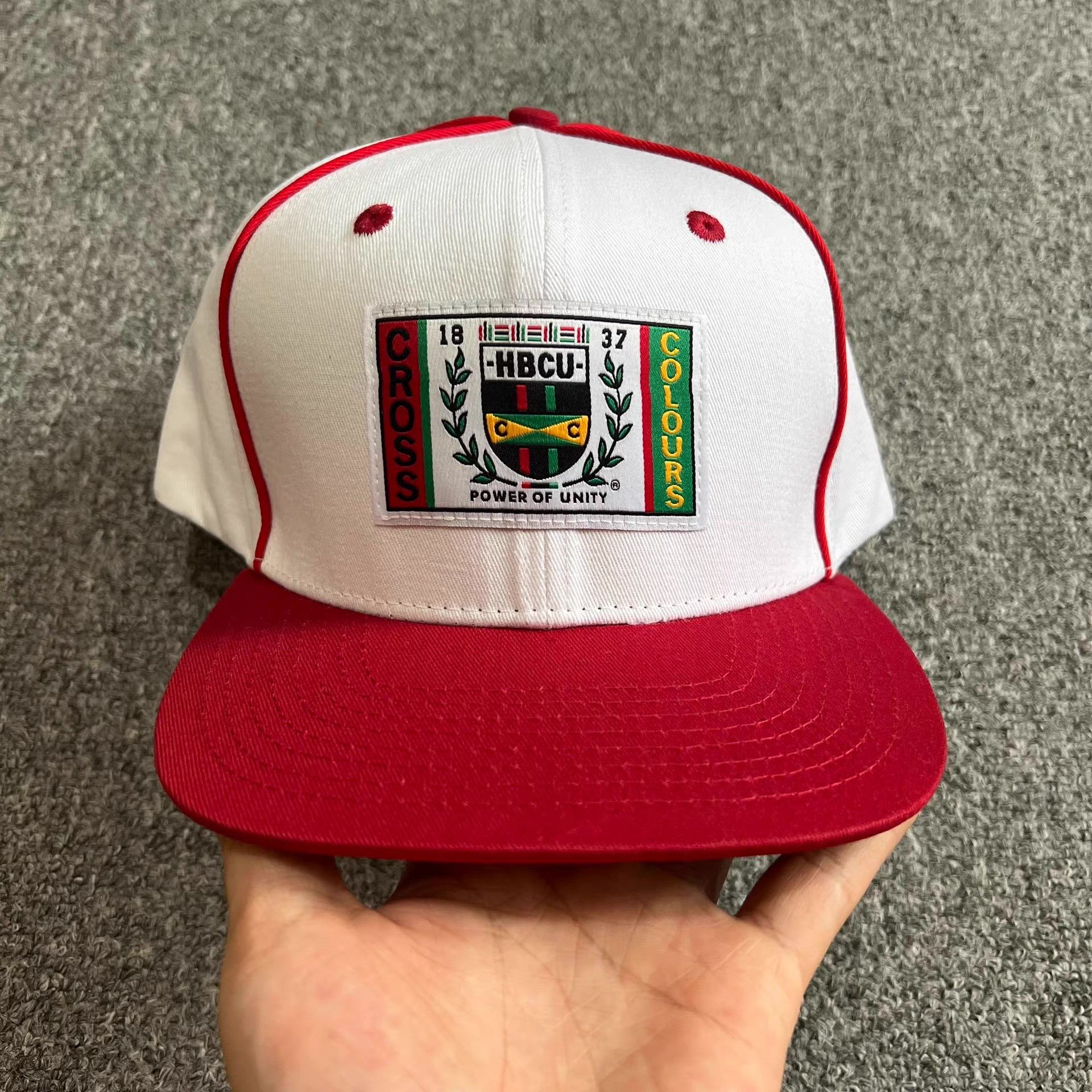 Cross Colours Cross Colours embroidered curved brim baseball cap。 Q7 Size ONE SIZE - 1 Thumbnail