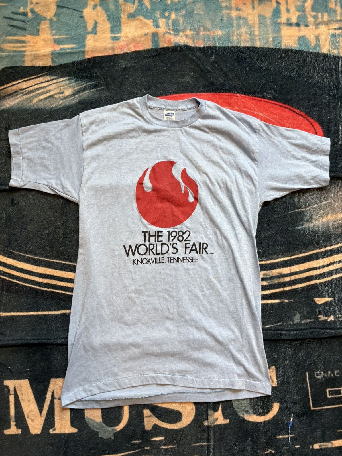 Vintage Vintage 1982 The World's Fair Ringer Knoxville Tennessee Size US XL / EU 56 / 4 - 1 Thumbnail