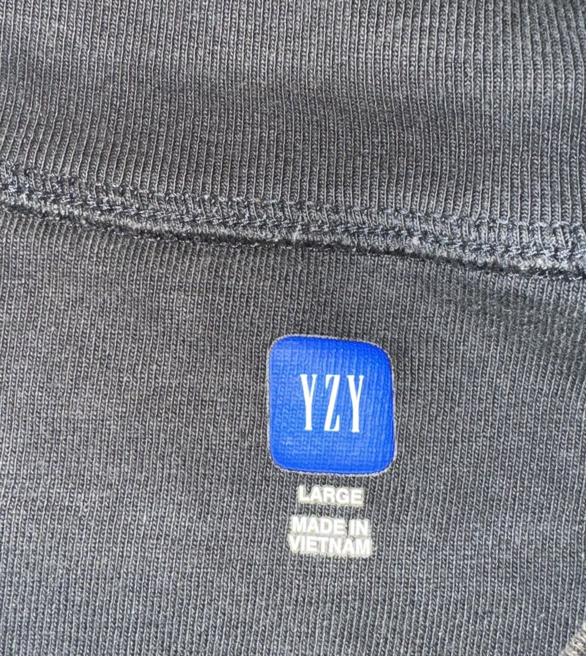 Yeezy YEEZY GAP ENGINEERED BY BALENCIAGA NO SEAM DOVE TEE BLACK Size US L / EU 52-54 / 3 - 3 Thumbnail