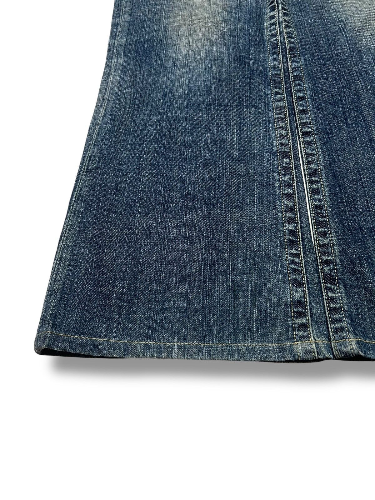 Uniqlo Vintage Uniqlo Bell Bottom Japan - Faded Wash Jeans Size US 35 - 5 Thumbnail