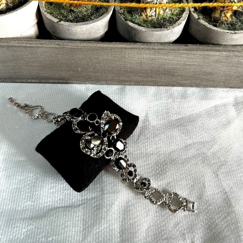 Vintage high end Silver Bracelet with black Crystals&rhinestones Size ONE SIZE - 1 Thumbnail