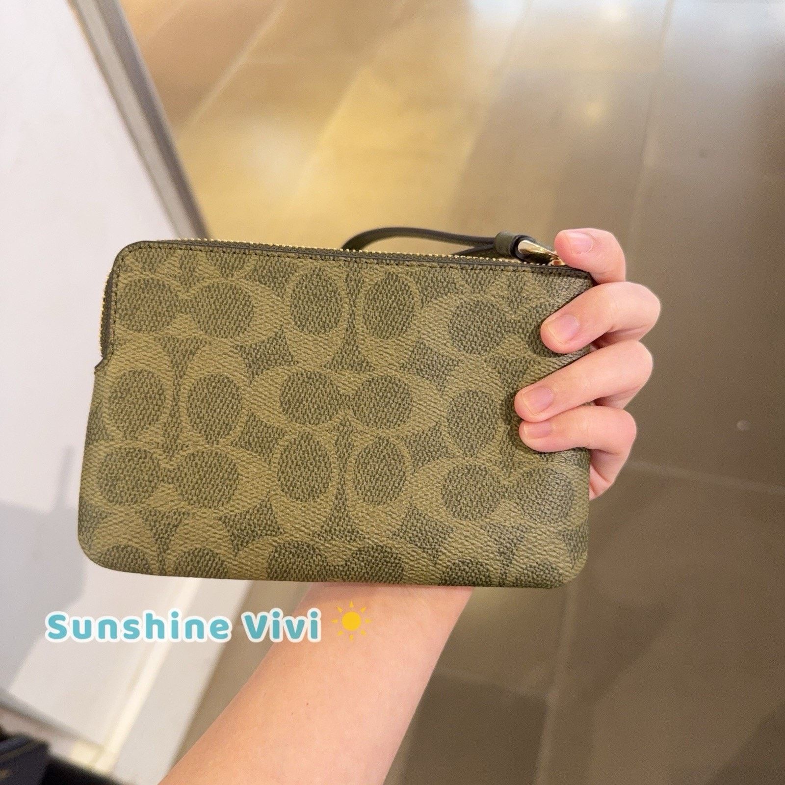 Coach Coach Corner Zip Wristlet Signature Canvas CAQ75 Gold/Olive Size ONE SIZE - 3 Thumbnail