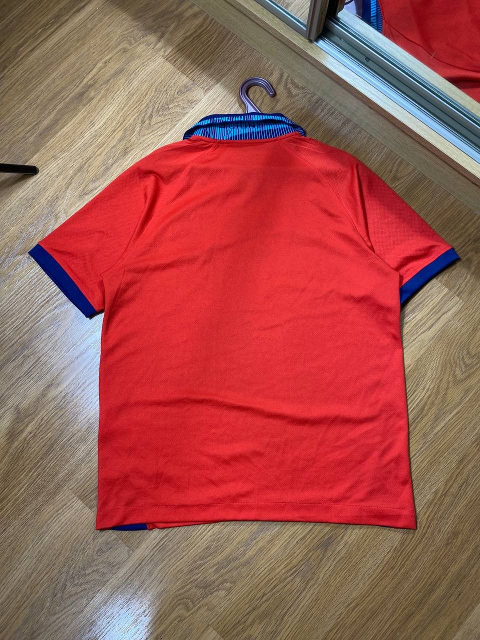 Nike × Vintage 90s Nike Central Swoosh Vintage Y2K Oversized Retro T-Shirt Size US L / EU 52-54 / 3 - 10 Thumbnail