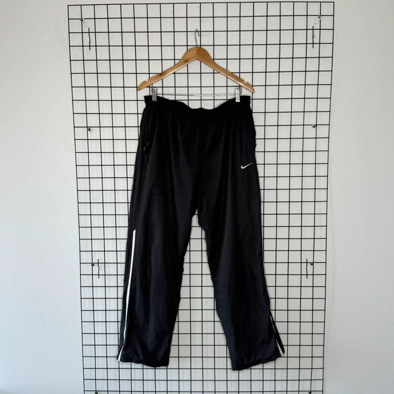 Nike Nike Trackpants Bottoms Black Grey Size US 34 / EU 50 - 1 Thumbnail