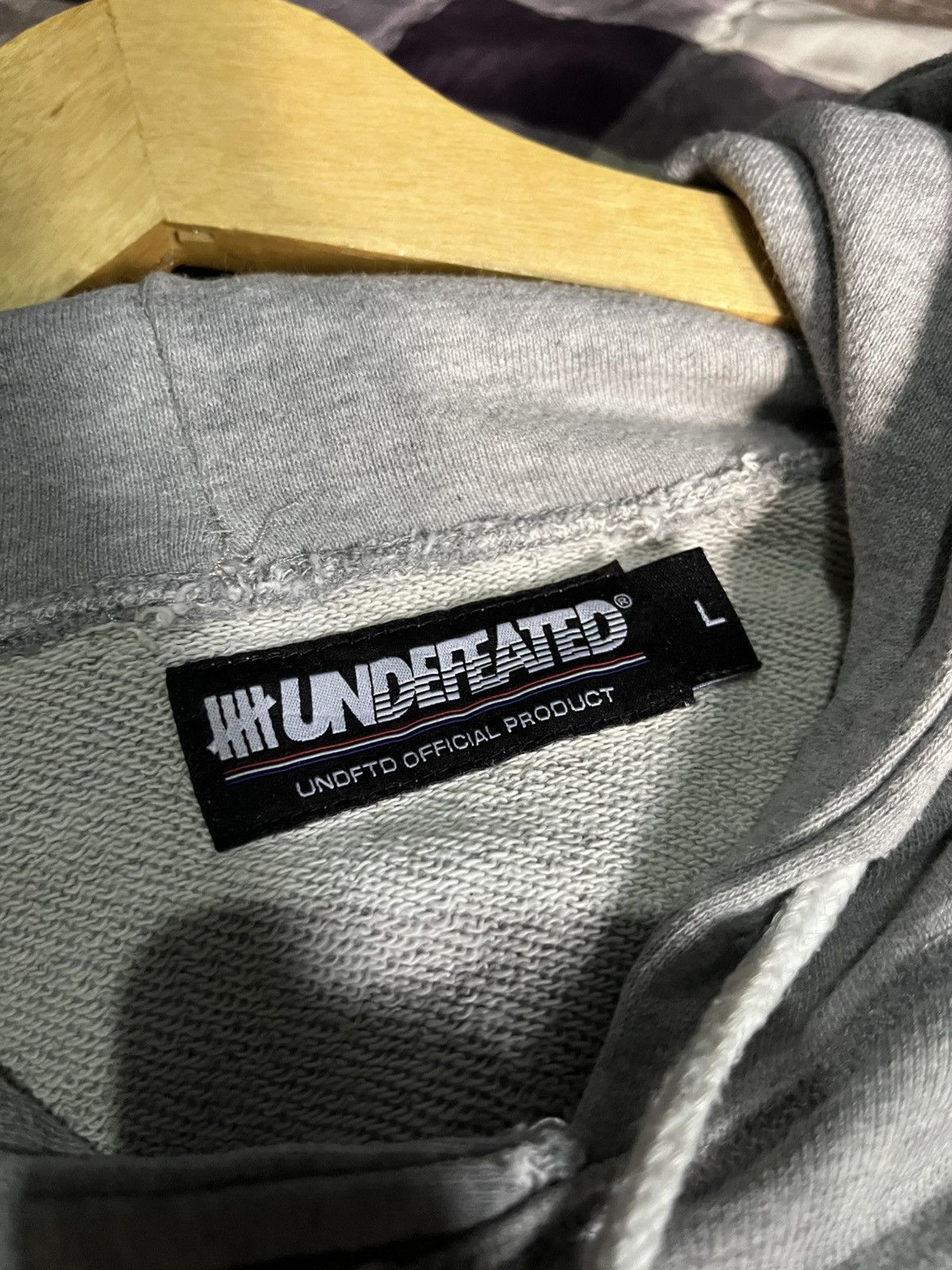 Undefeated Undefeated logo hooded emboidered sweatshirt size L Size US L / EU 52-54 / 3 - 4 Thumbnail