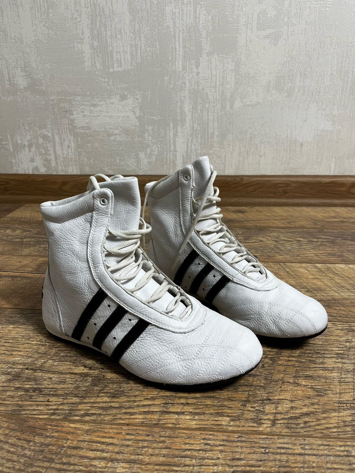 adidas gazelle silver green womens Puma Women's Speedcat Wedge 