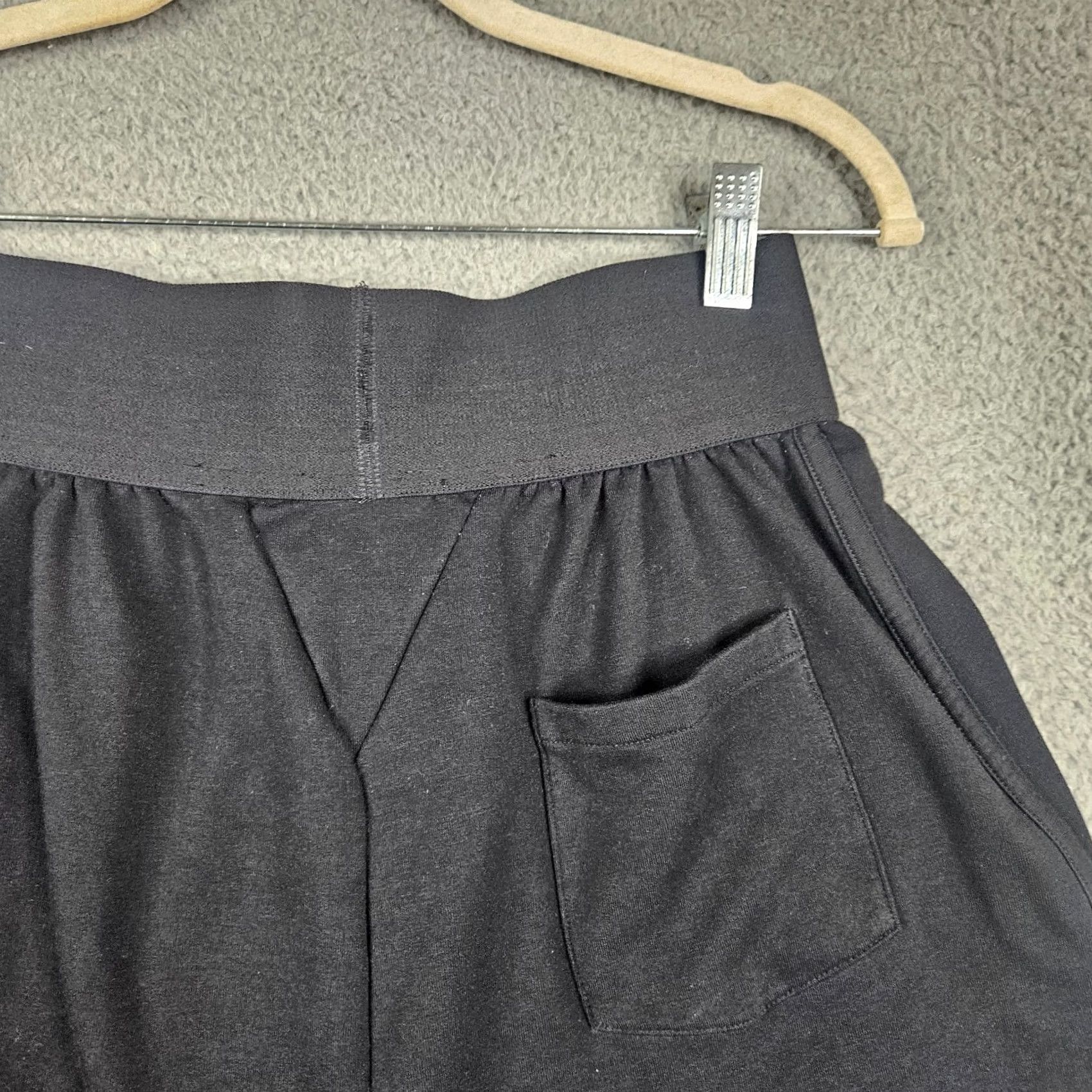 Gymshark Gymshark Women's Black High Rise Elastic Waist Short M Shorts Casual Athletic Athletic Womens Size 32" / US 10 / IT 46 - 6 Thumbnail