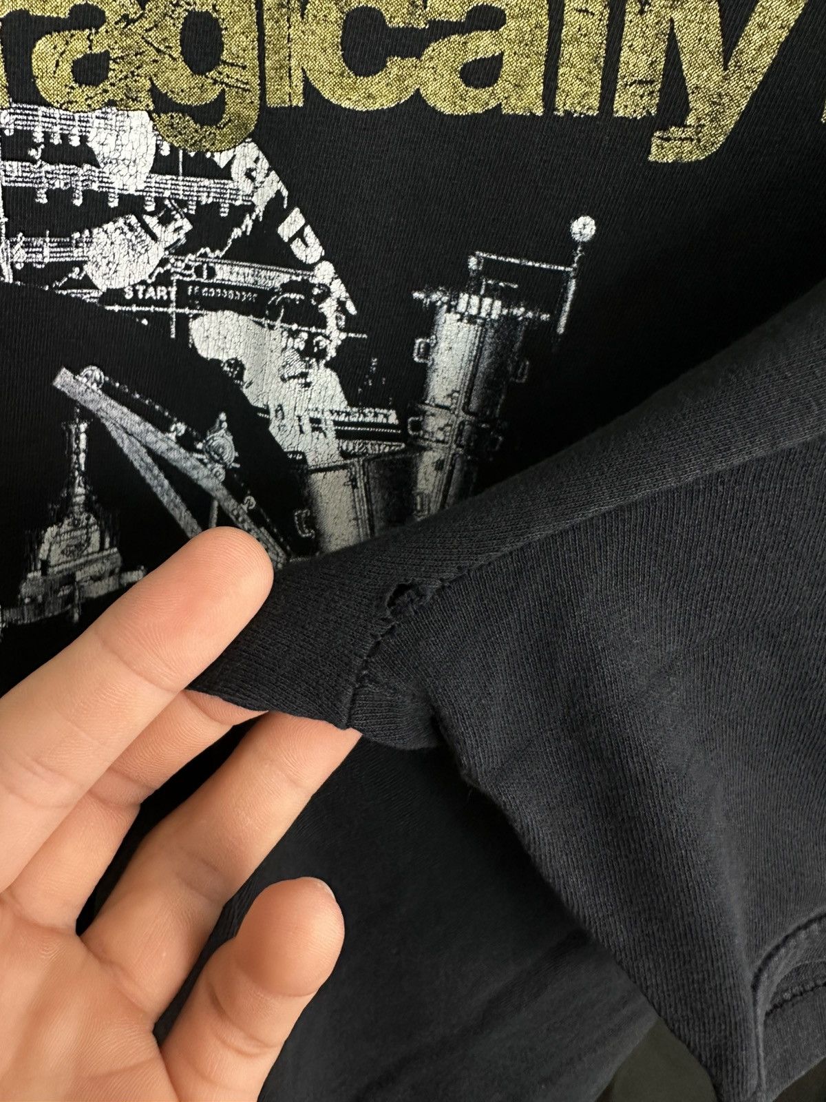Band Tees × Vintage The Tragically Hip World Container Tour 2006 Vintage Shirt Size US XXL / EU 58 / 5 - 7 Thumbnail