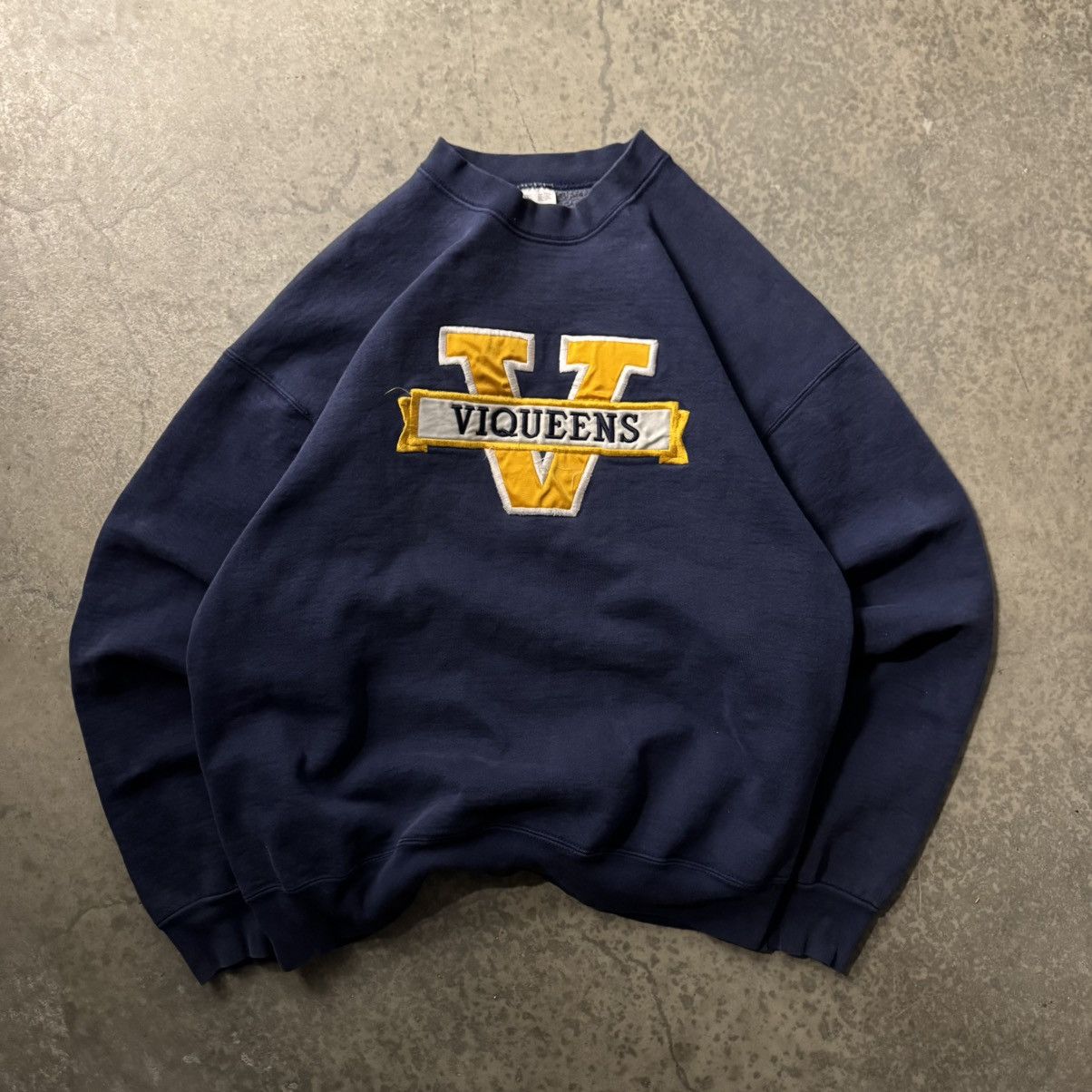 Vintage Vintage 90s Y2K VIQueens Embroidered Crewneck Sweatshirt XL Size US XL / EU 56 / 4 - 1 Thumbnail