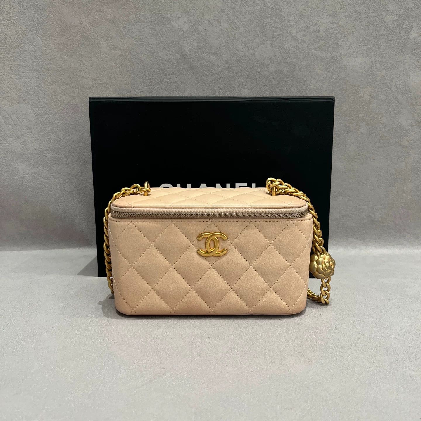 Chanel Pre-loved Bag Very good condition Size ONE SIZE - 1 Thumbnail