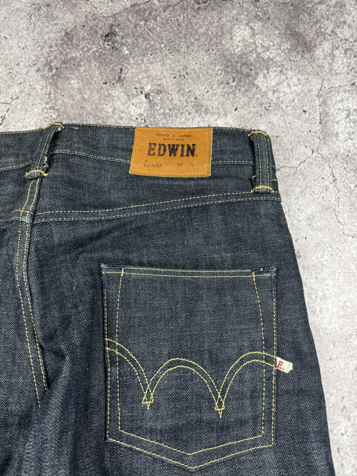 Edwin VINTAGE EDWIN WASHED DISTRESSED BAGGY SELVEDGE JAPANESSE Size US 30 / EU 46 - 13 Thumbnail