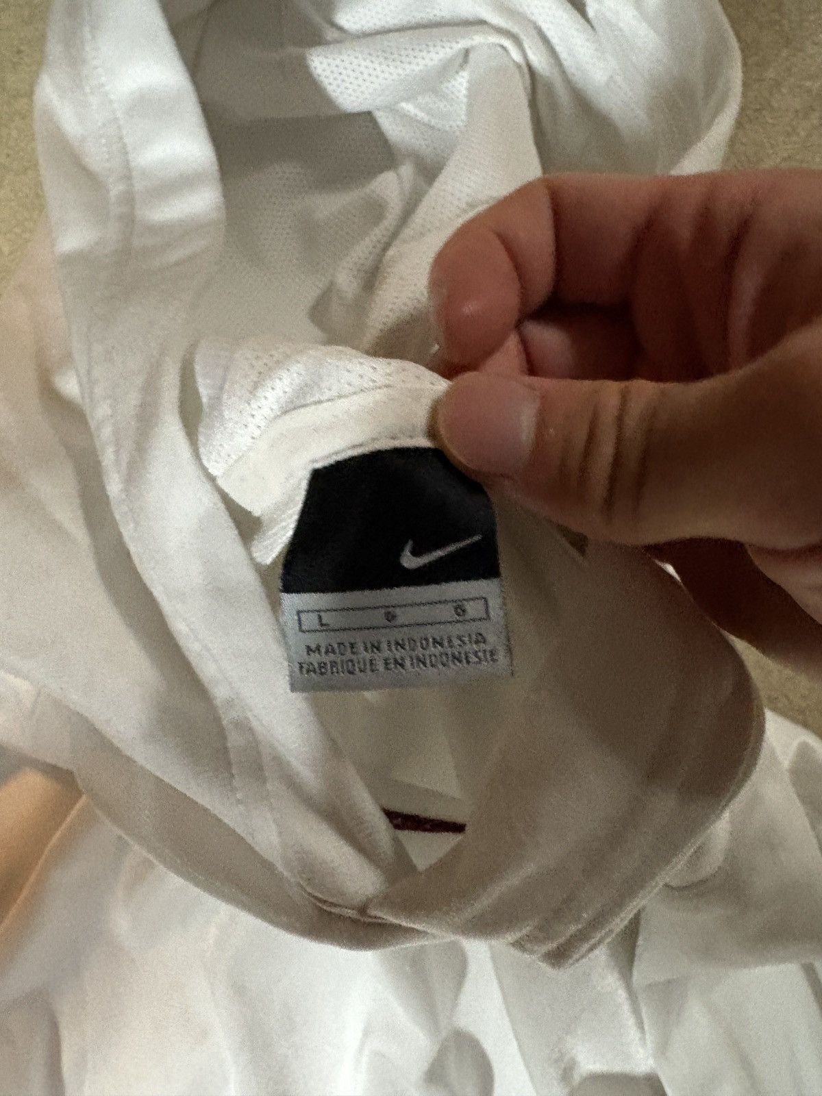 Nike Vintage 00’s Nike Y2K Center Logo Hoodie White Size Large Size US L / EU 52-54 / 3 - 5 Thumbnail