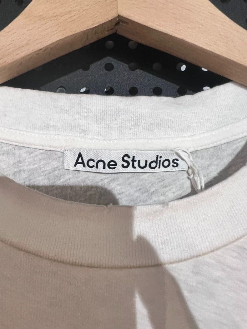 Acne Studios Acne Studios A white long-sleeved top with an aged letter Size US L / EU 52-54 / 3 - 2 Thumbnail