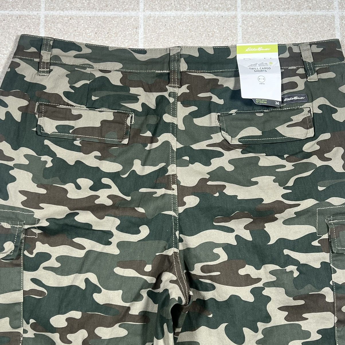 Eddie Bauer Eddie Bauer Twill Cargo Shorts Mens 36 Green Camo Pockets Size US 36 / EU 52 - 4 Thumbnail