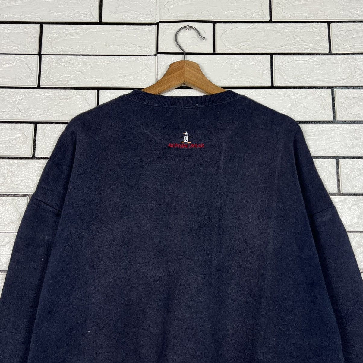 Japanese Brand MUNSINGWEAR Embroidered Big Logo Sweatshirt #4246-C193 Size US L / EU 52-54 / 3 - 14 Thumbnail