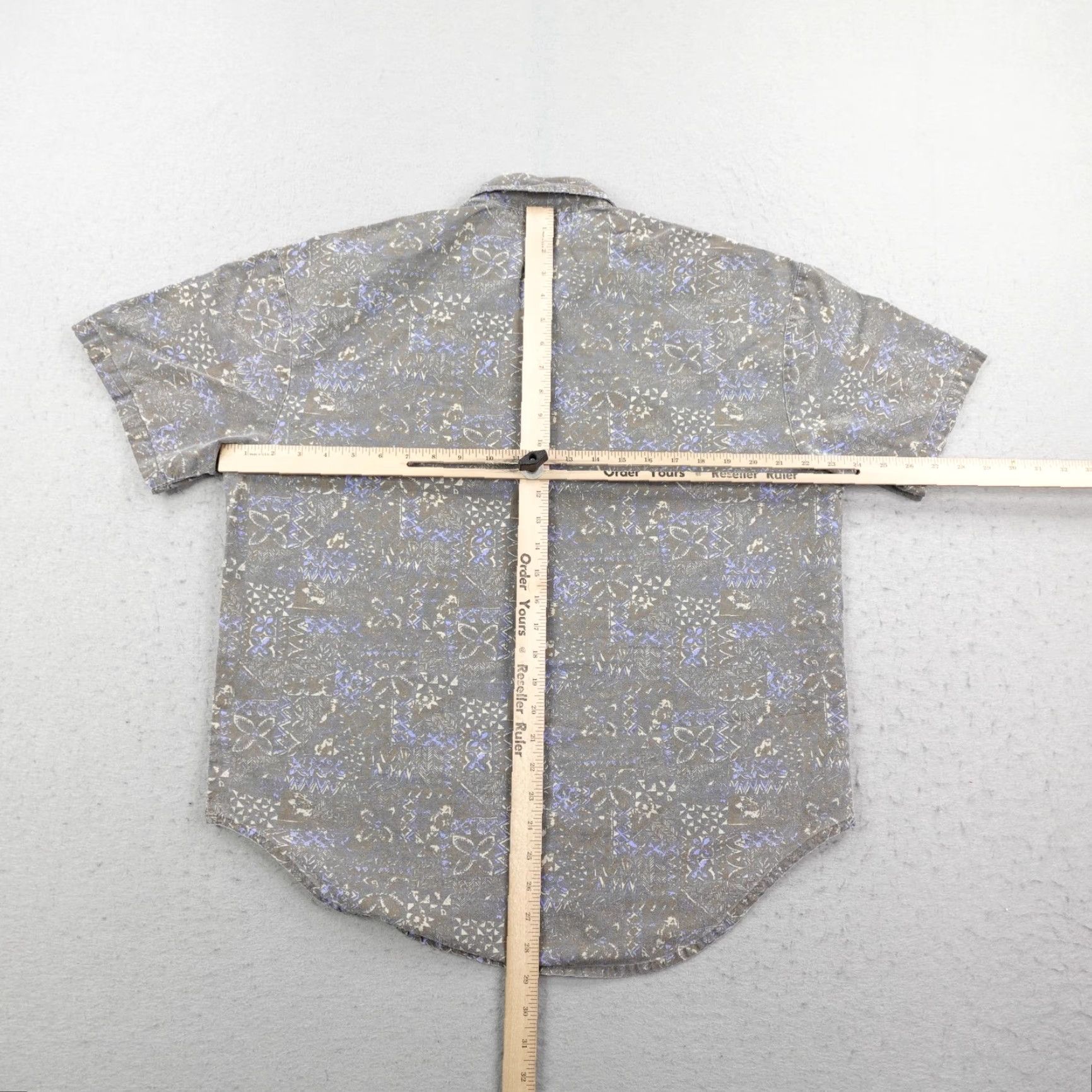 Quiksilver VINTAGE Quiksilver Shirt Mens Small Gray Purple Hawaiian Tribal Button Up 90s Size US S / EU 44-46 / 1 - 5 Thumbnail