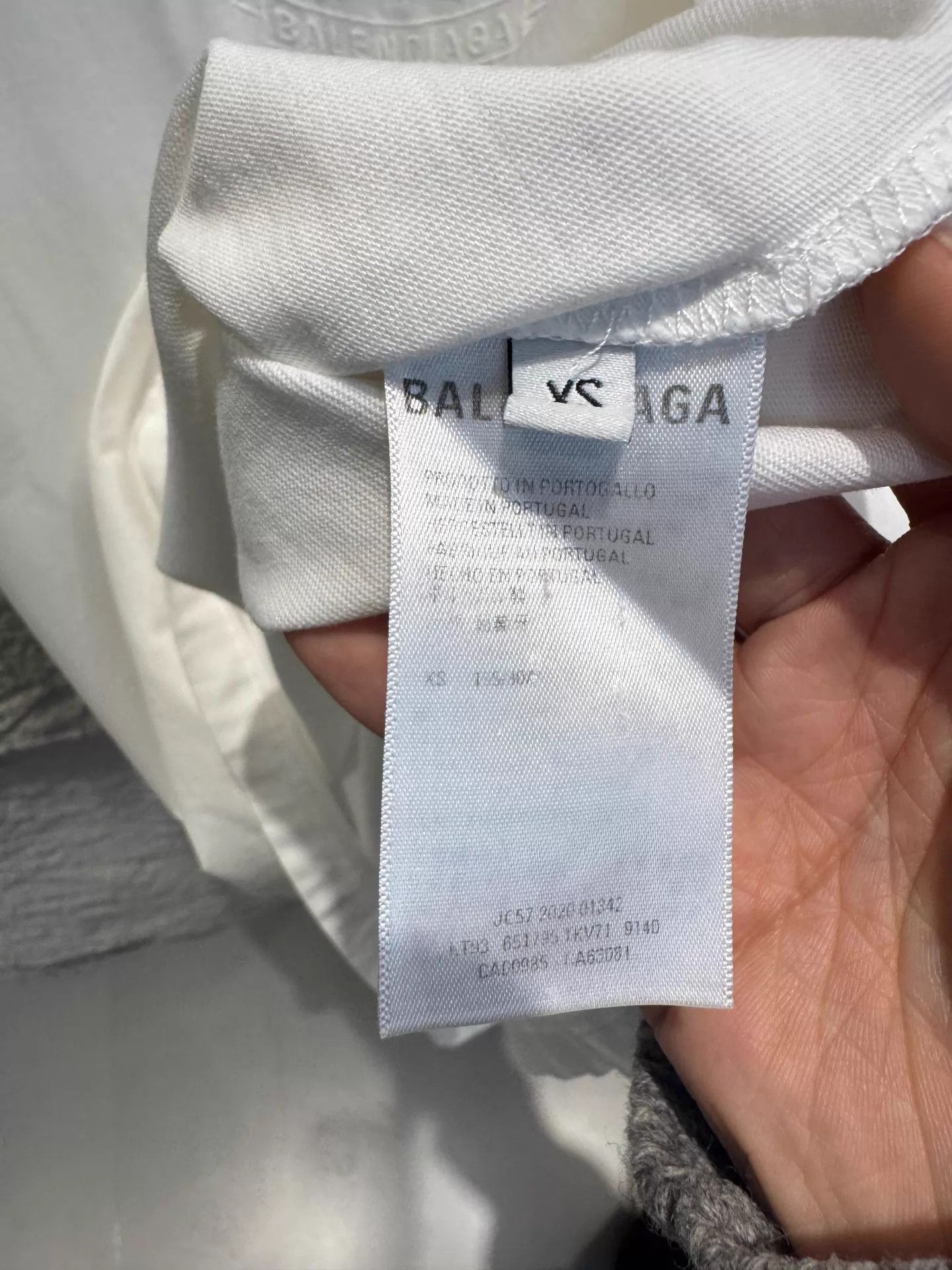 Balenciaga Balenciaga White Embroidered BB UNIFIT XS T-shirt Unisex Size US XS / EU 42 / 0 - 4 Thumbnail
