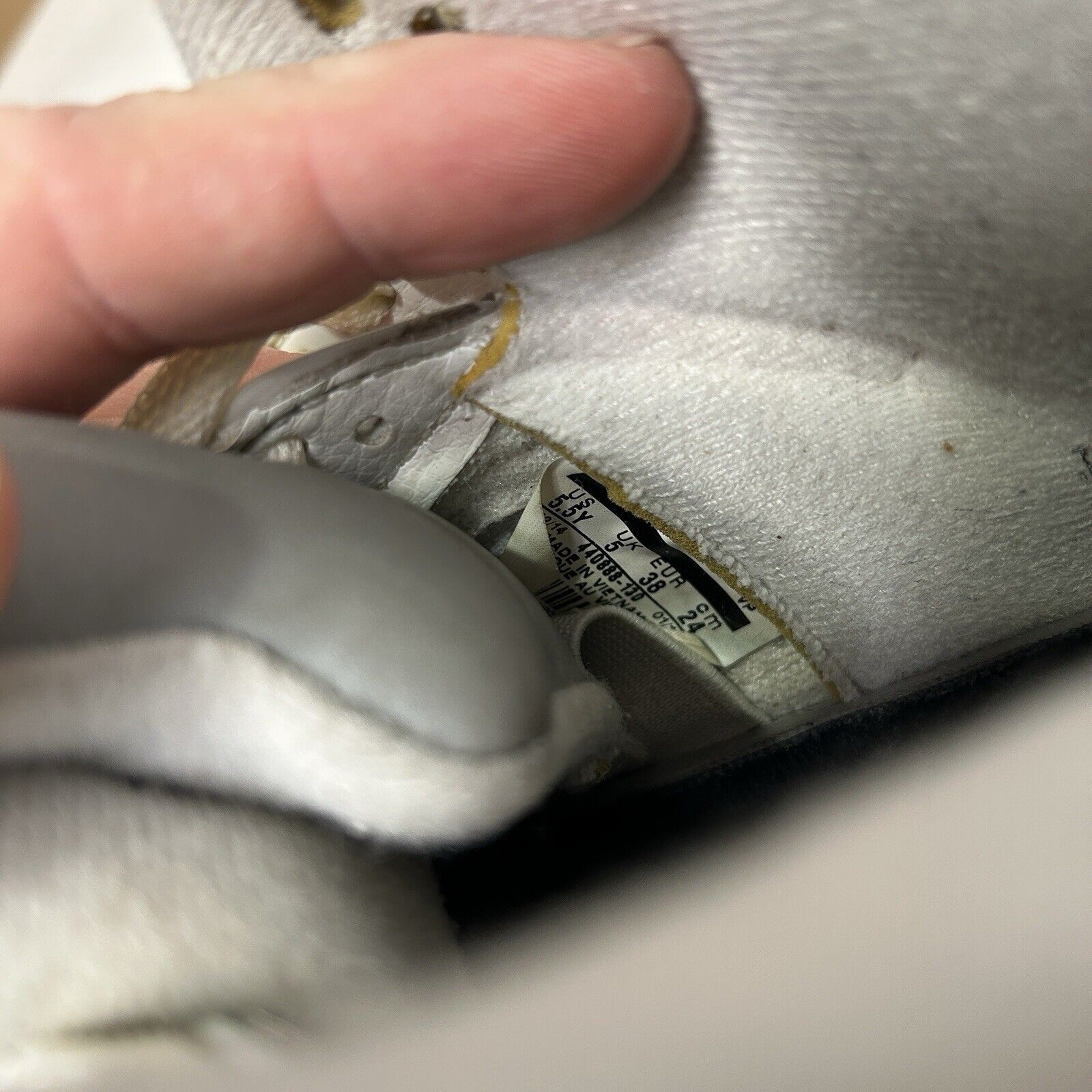 Jordan Brand Nike Shoes Air Jordan 5 Retro BG “White Metallic” 2024 Size US 7 / IT 37 - 10 Thumbnail