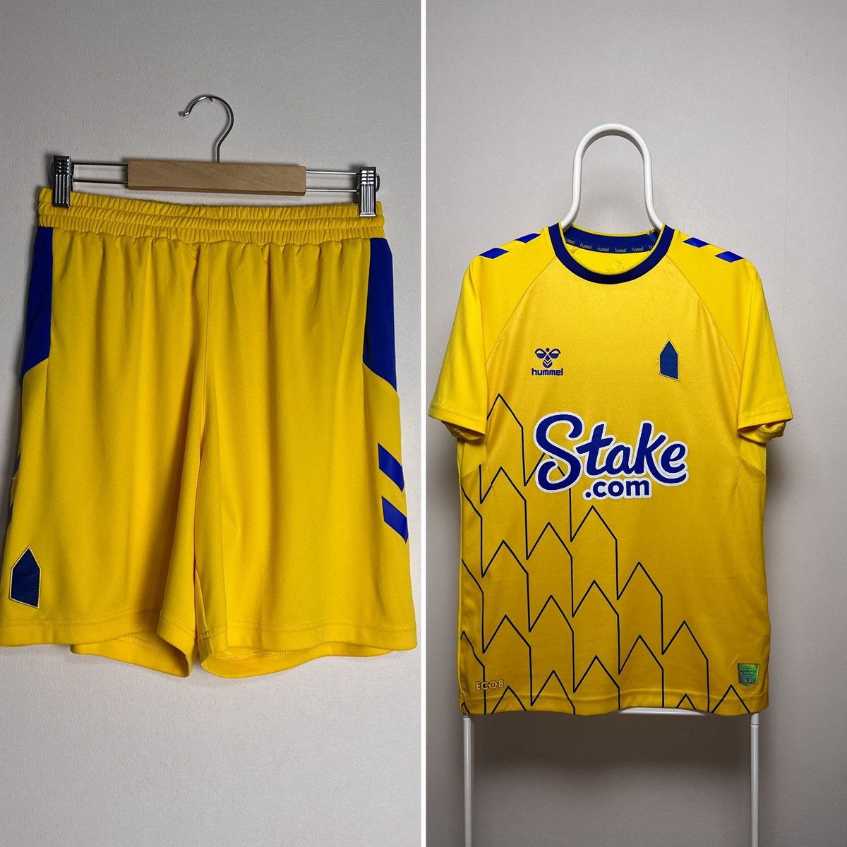 Hummel Hummel Everton Football Shirt+Shorts Jersey Third 2022/23 Size US S / EU 44-46 / 1 - 1 Thumbnail