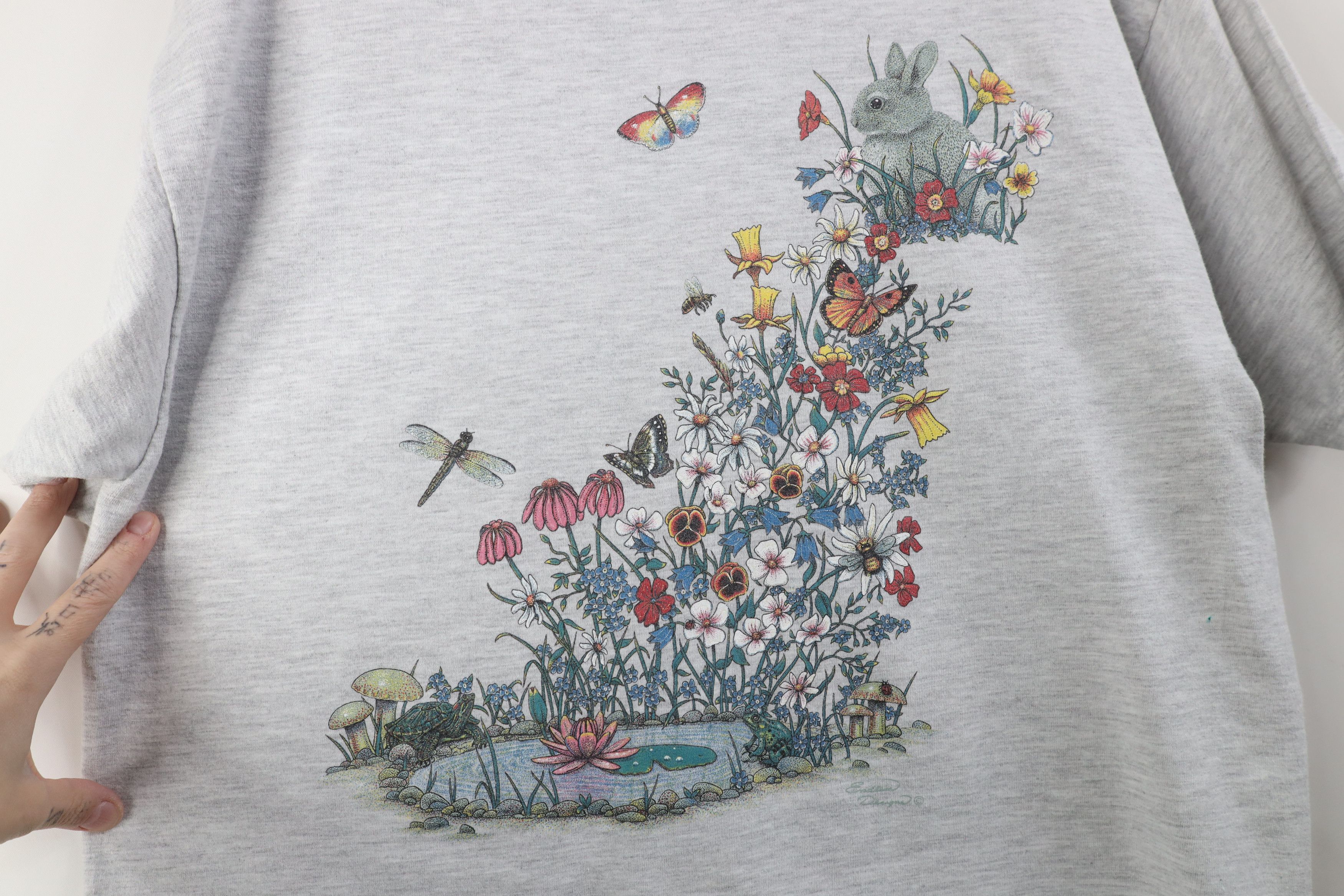 Vintage Vintage 90s Streetwear Nature Flower Butterfly T-Shirt USA Size L / US 10 / IT 46 - 4 Thumbnail