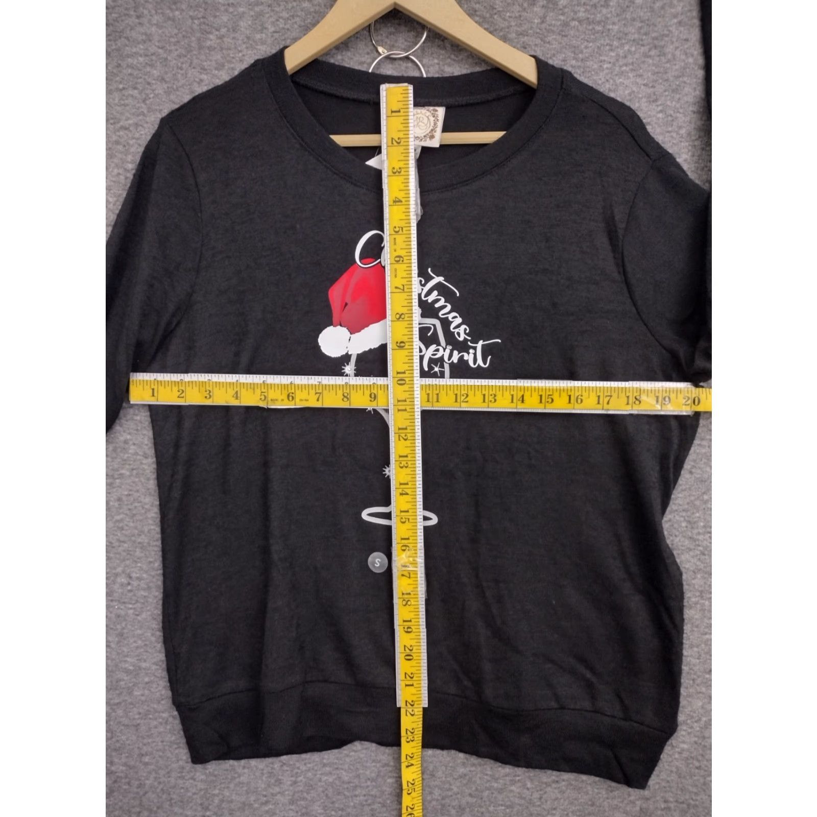 Vintage Women’s Christmas Sweatshirt Long Sleeve M Black Graphic Print Crew Neck Pullover Comfort Casual Modern Holiday Wear Womens Size M / US 6-8 / IT 42-44 - 4 Thumbnail