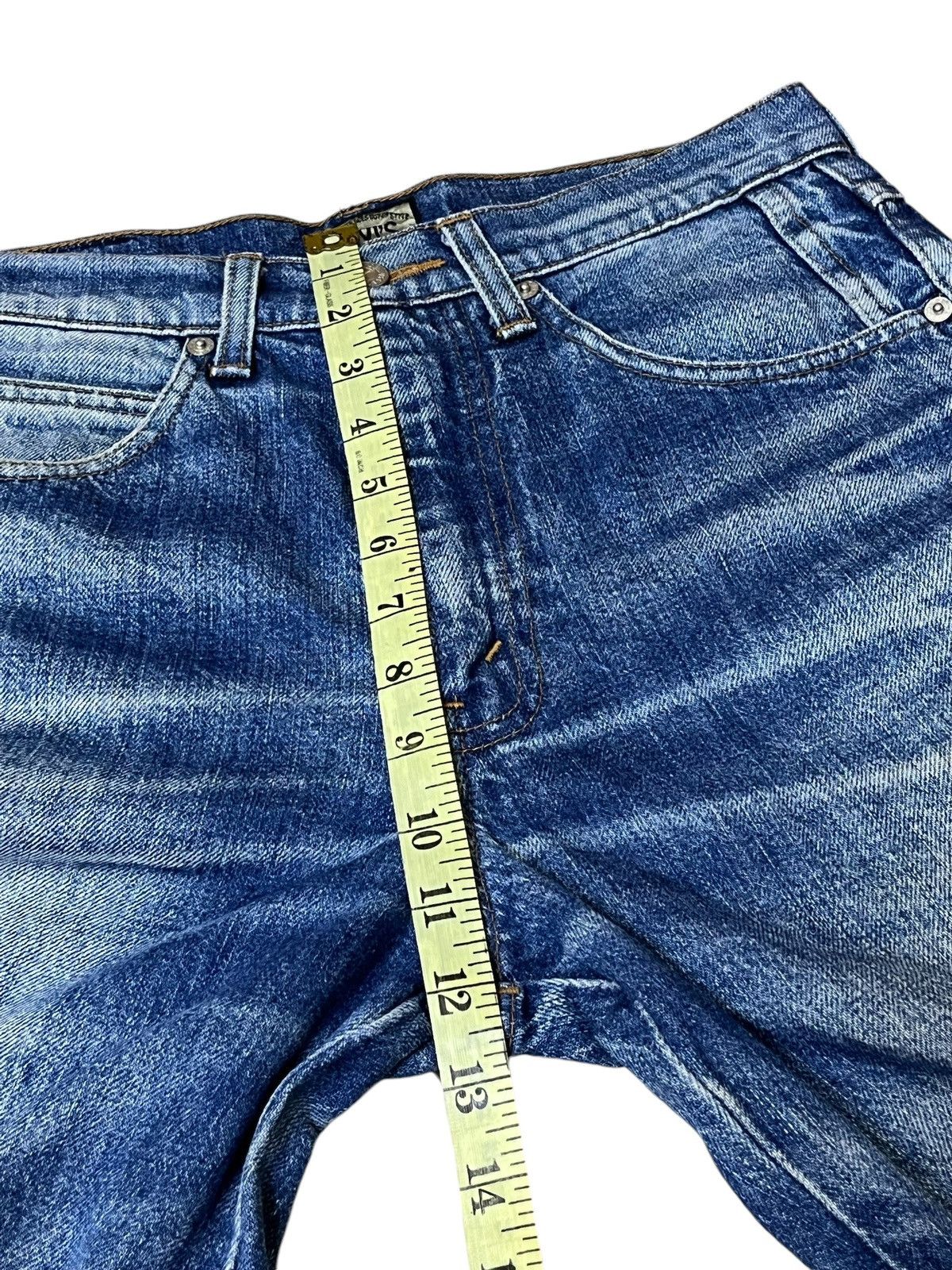 Levi's VINTAGE 90s LEVI’S 637 BIG ‘E’ TAPPERED JEANS Size US 29 - 17 Thumbnail