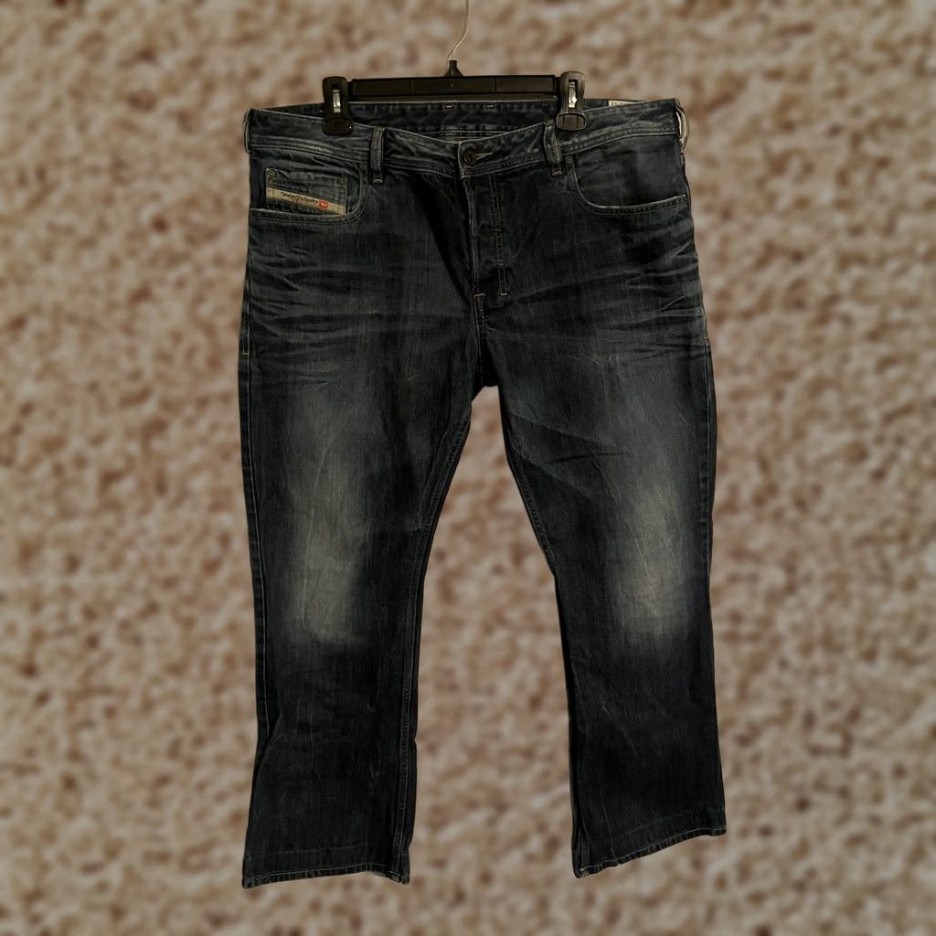 Diesel Diesel Made in Italy Zathan Regular Boot Cut Denim Jeans - Men's 38x31 Blue Cotton Denim Jeans Bootcut Regular 34x? Waist 39 Inseam 31 Inseam.png Size US 38 / EU 54 - 1 Thumbnail