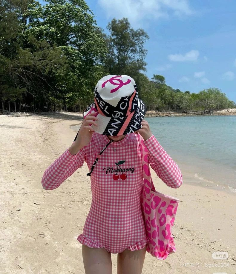 Chanel Chanel SizeS 22s popular Coco beach series alphabet logo co Size ONE SIZE - 8 Thumbnail