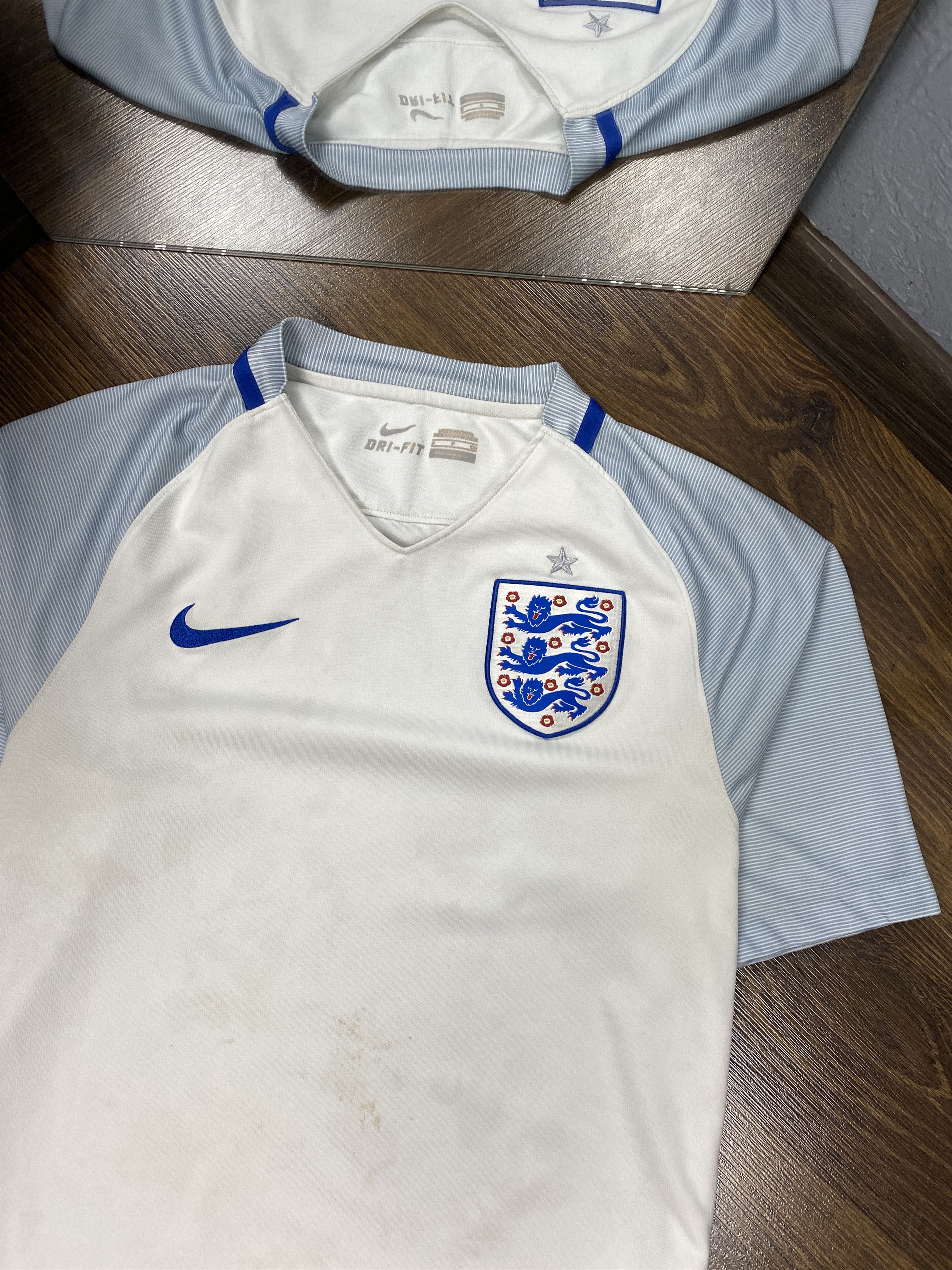 Nike Nike England Mens T-shirt jersey Size US S / EU 44-46 / 1 - 2 Thumbnail