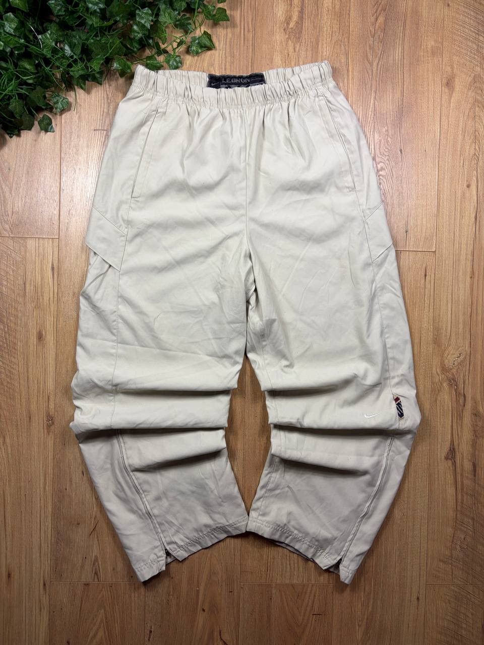 Nike 00’s NIKE X LEBRON VINTAGE BAGGY Y2K BASKETBALL TRACK PANTS Size US 34 / EU 50 - 1 Thumbnail