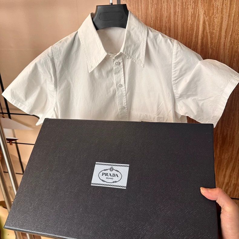 Prada Prada Size 36 White triangle short-sleeved shirt 2501-Nexta Size US XXS / EU 40 - 6 Thumbnail