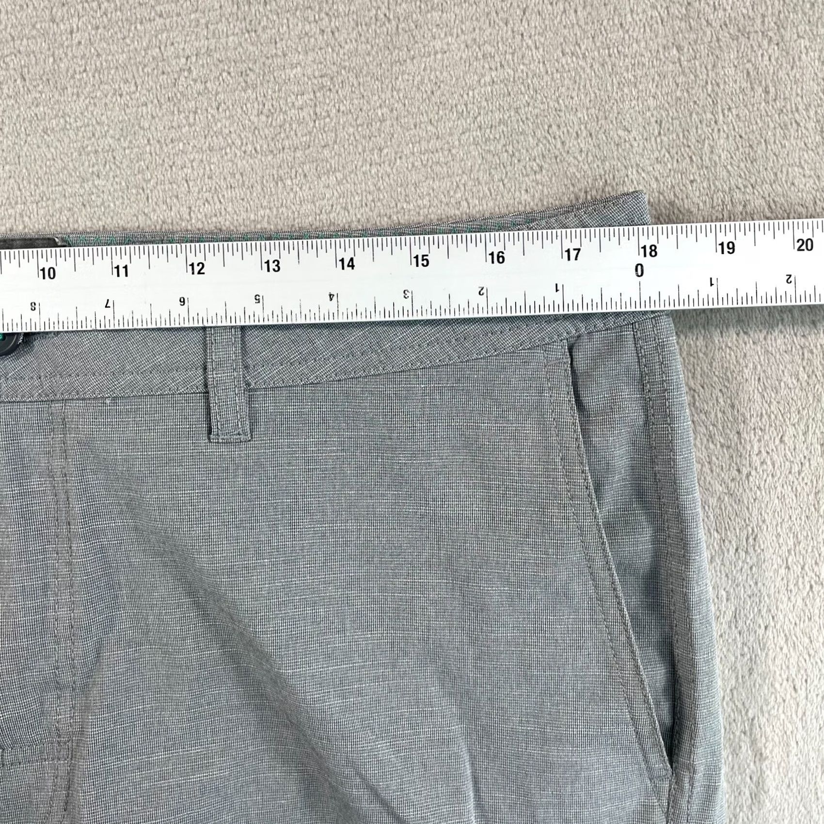 Vintage Linksoul Boardwalker Golf Shorts 35 Grey Performance Stretch Utility Pocket Mens Regular Waist 35 Gray Solid Chino Shorts Size US 35 - 4 Thumbnail