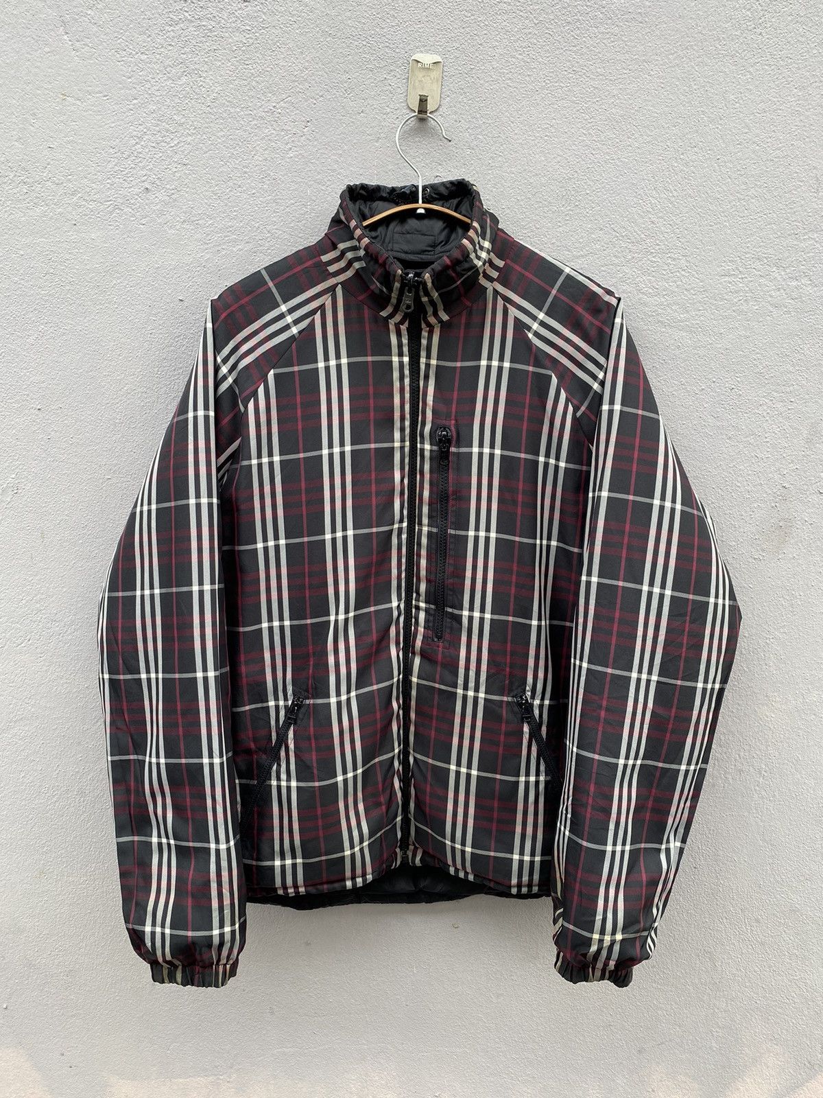 Burberry BURBERRY Blue Label Reversible Iconic Checked Puffer Down Size US M / EU 48-50 / 2 - 1 Thumbnail