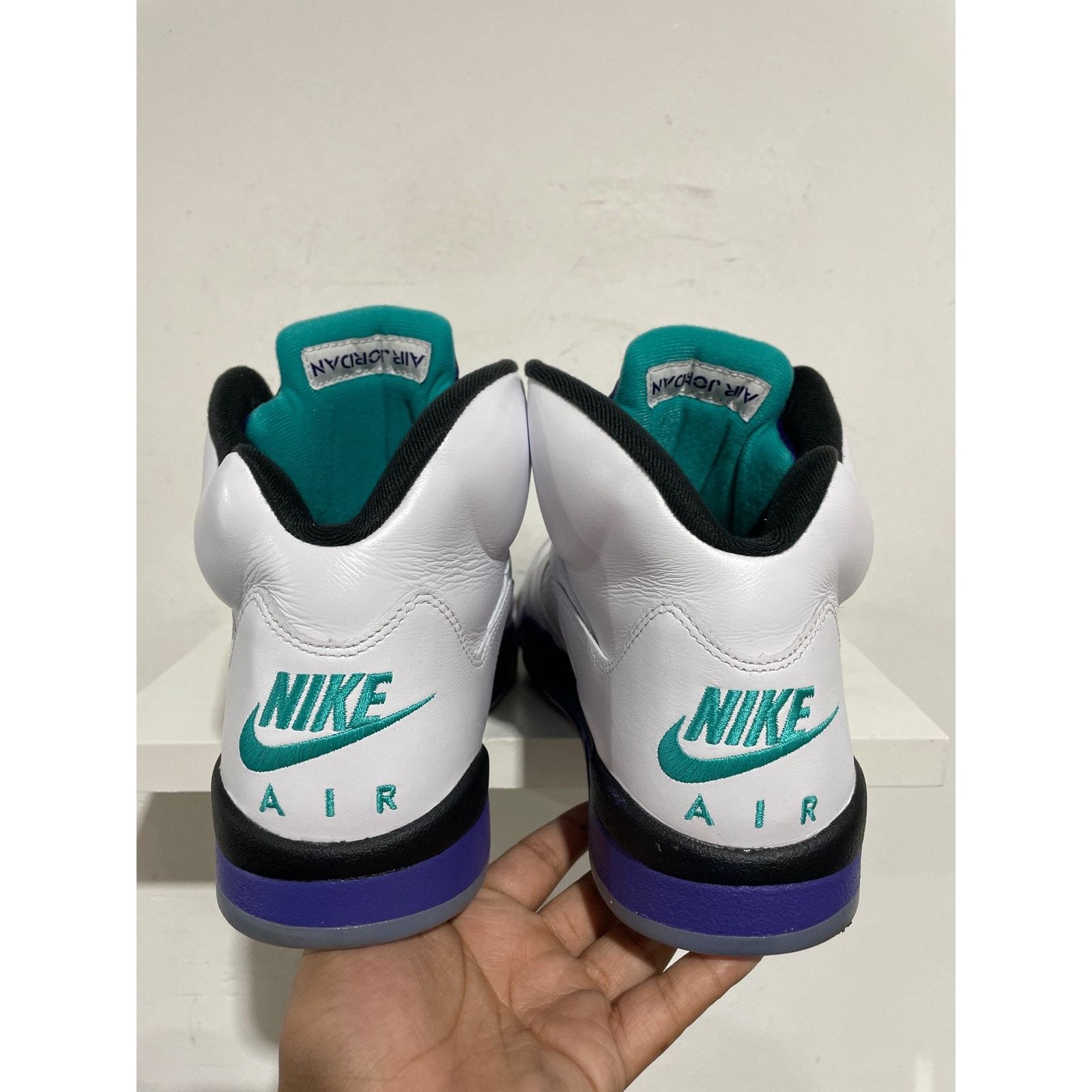 Nike JORDAN 5 RETRO GRAPE 2025 SIZE 13 PREOWNED Size US 13 / EU 46 - 3 Thumbnail