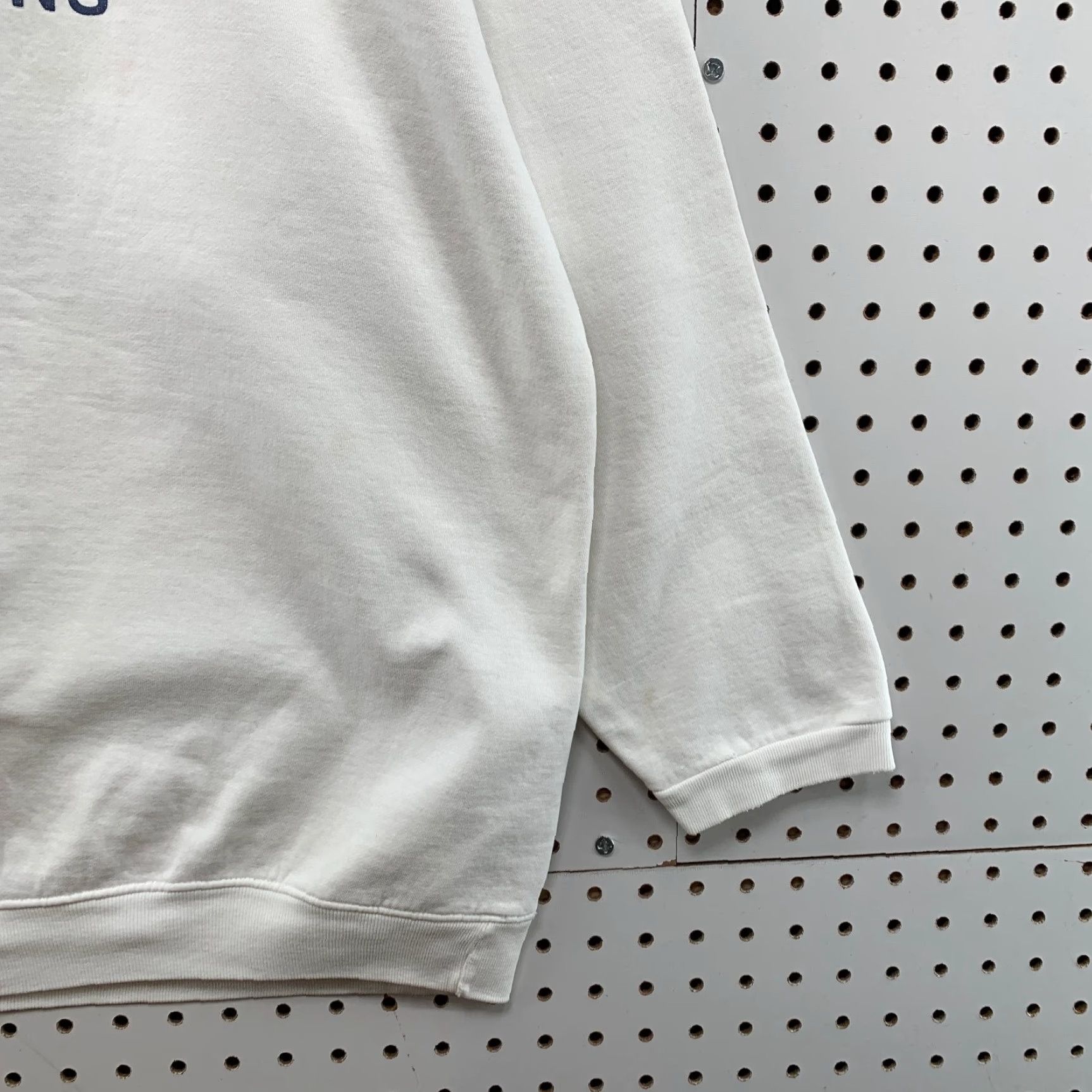 Guess VINTAGE GUESS Sweatshirt Mens Large 90s White Fleece USA Flag Crewneck Made USA Size US L / EU 52-54 / 3 - 7 Thumbnail