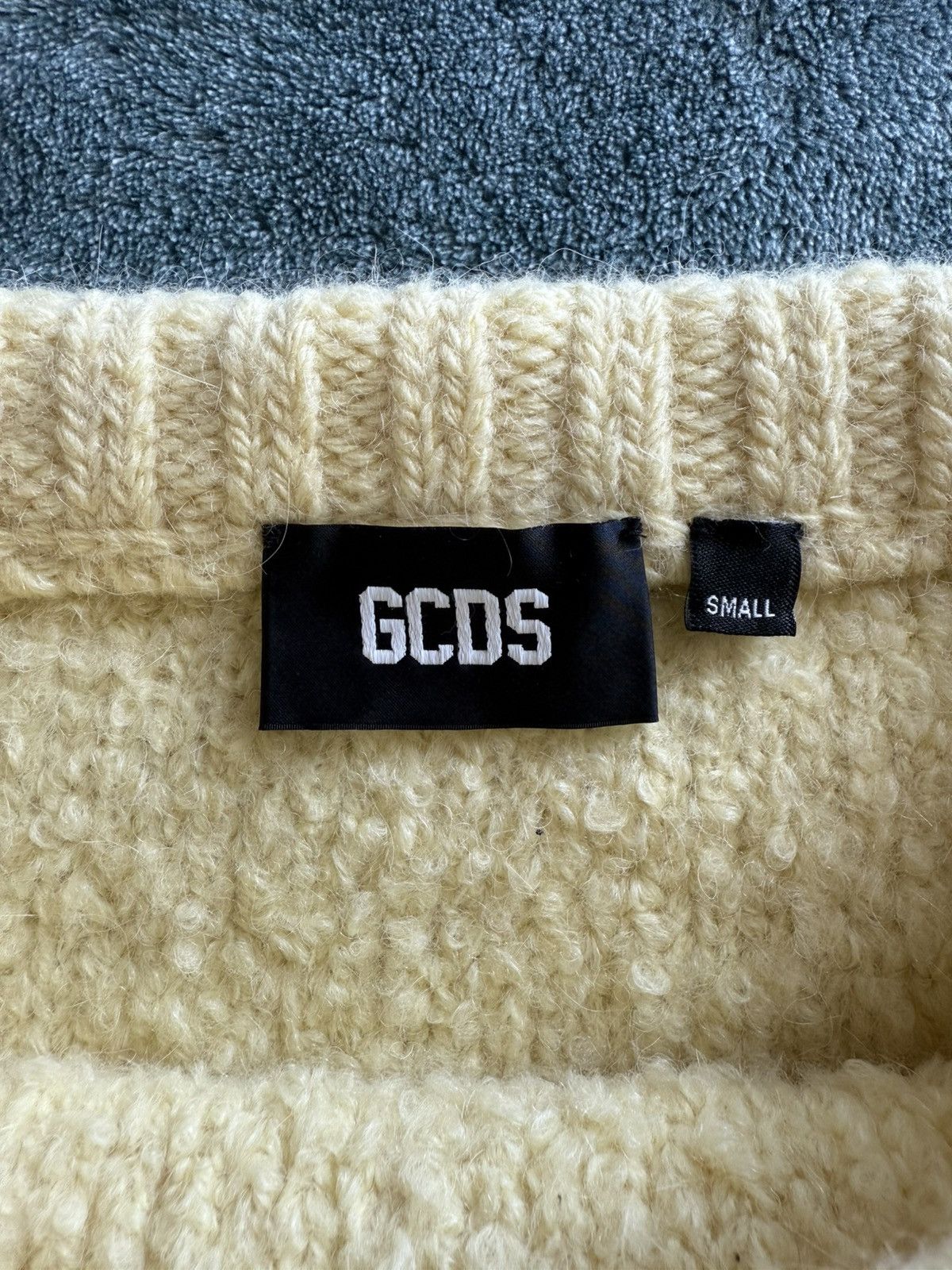 GCDS GCDS Wear Hairy Skirt Size 26" / US 2 / IT 38 - 6 Thumbnail