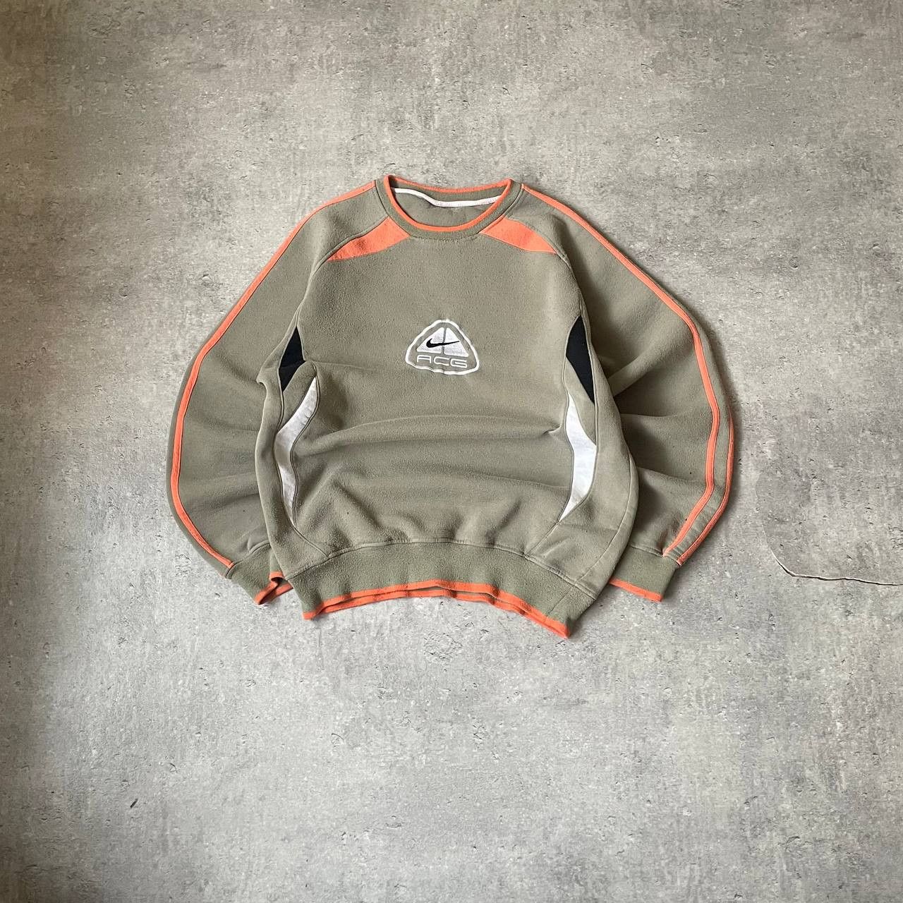 Nike × Nike ACG × Vintage Vintage Nike Acg Central Logo Sweatshirt Size US M / EU 48-50 / 2 - 1 Thumbnail