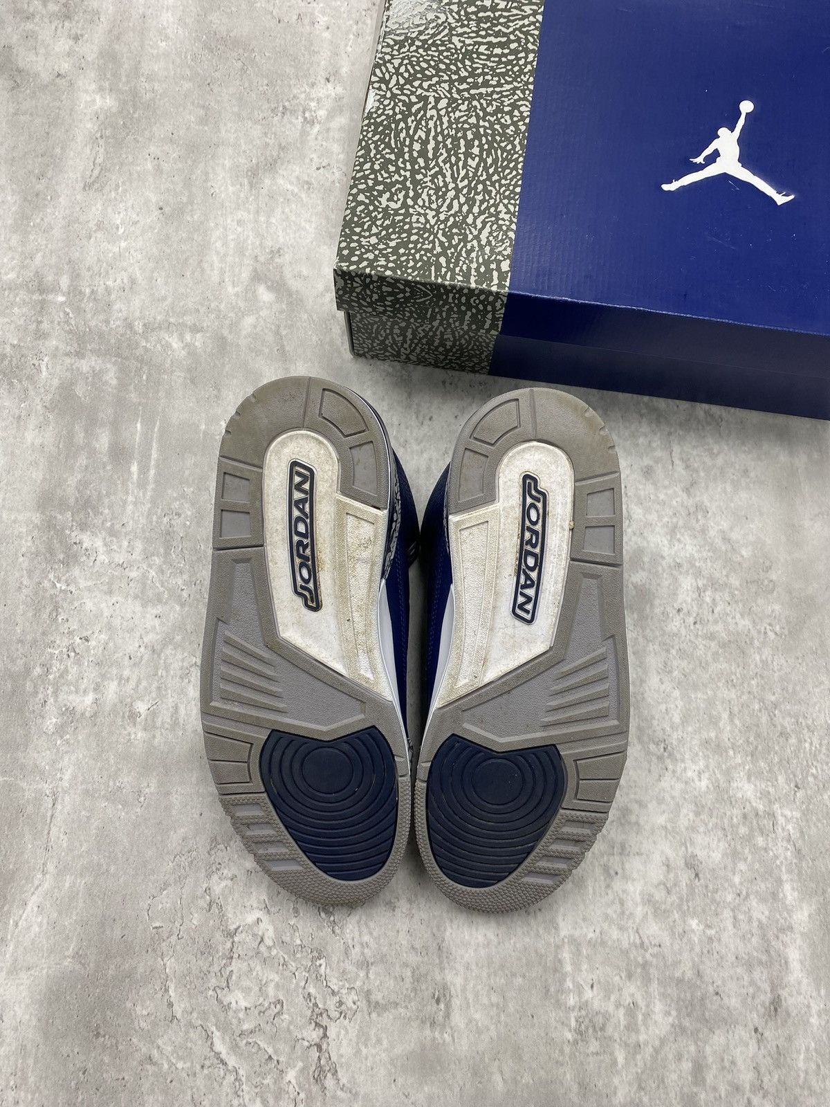 Jordan Brand Size 10.5M - Jordan 3 Retro “Georgetown” Size US 10.5 / EU 43-44 - 4 Thumbnail