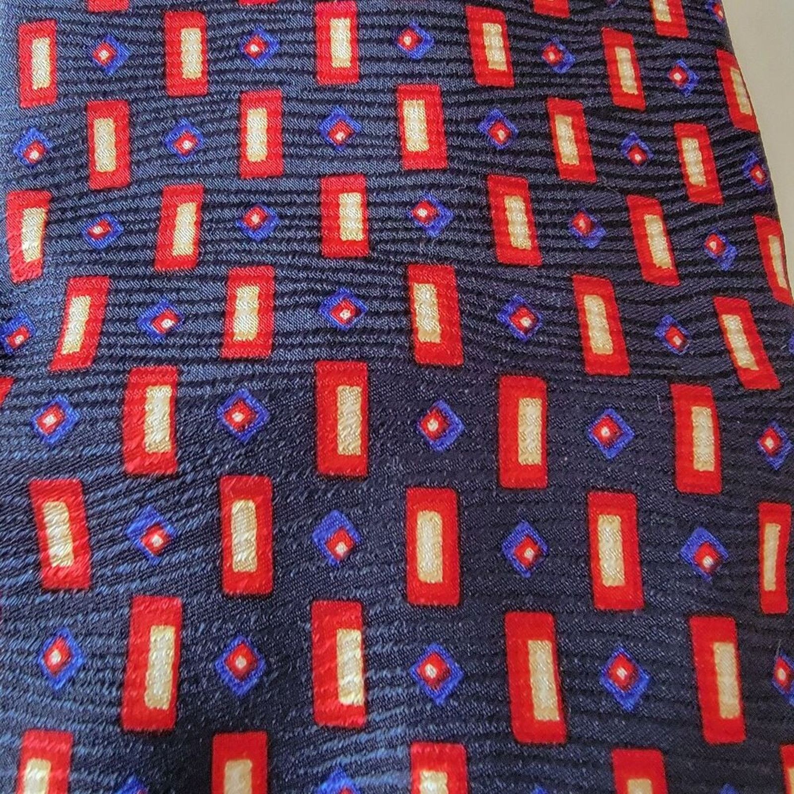 Fossil Fossil Tie Dark Navy w/Red & White Squares - 100% Silk Size ONE SIZE - 1 Thumbnail